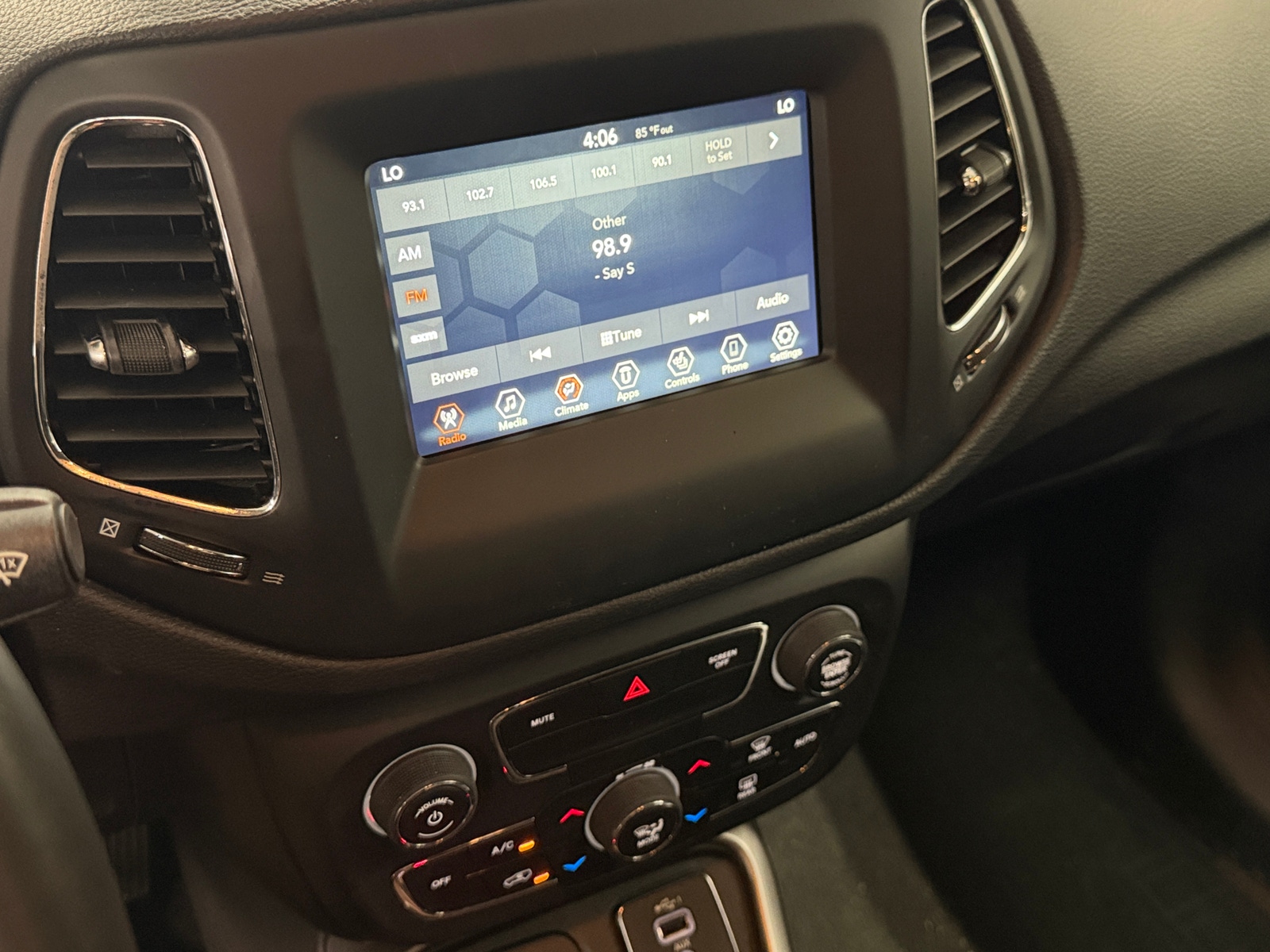 Thumbnail: 2019 Jeep Compass - 4