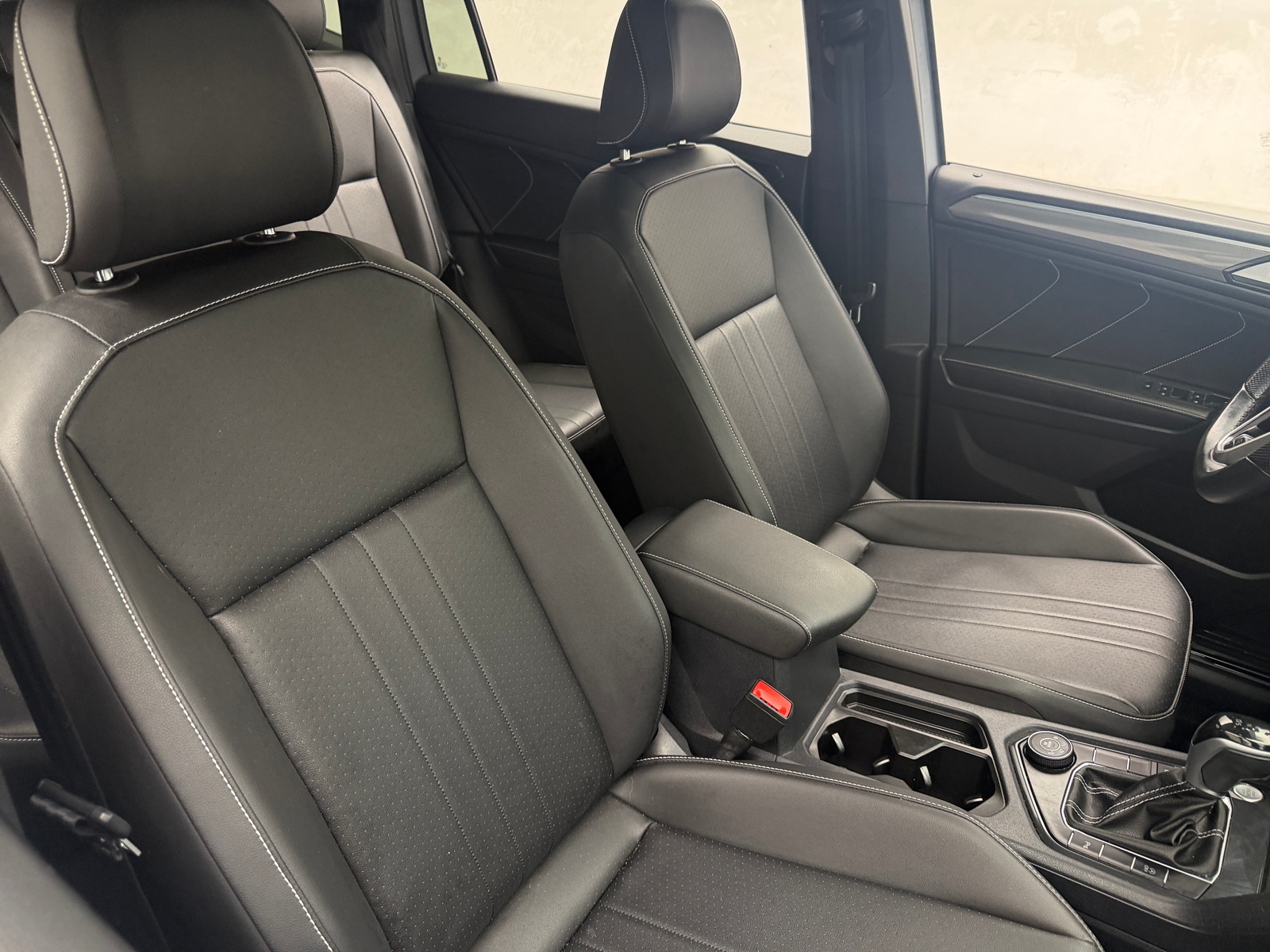 Thumbnail: 2023 Volkswagen Tiguan - 2