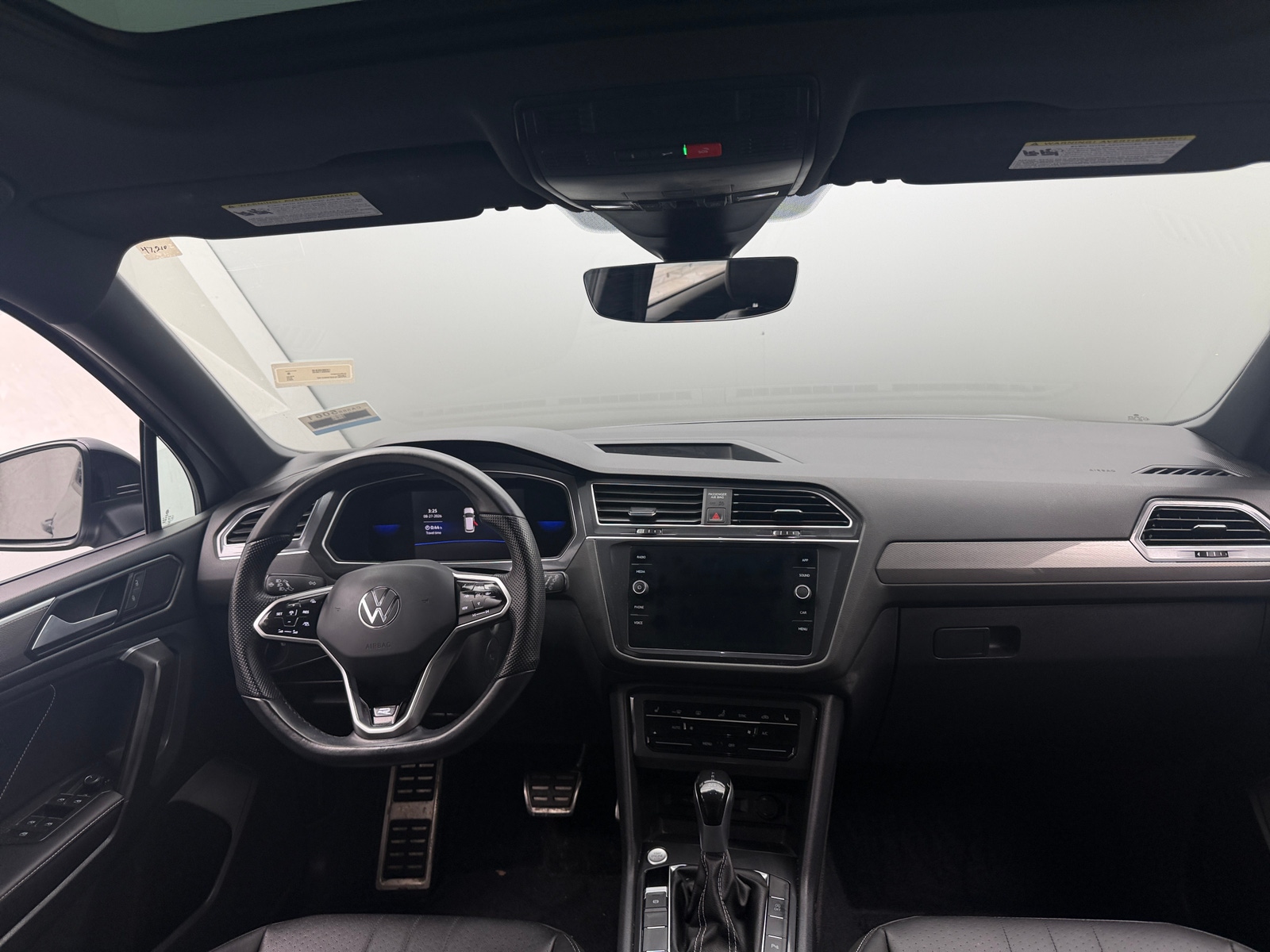 Thumbnail: 2023 Volkswagen Tiguan - 3