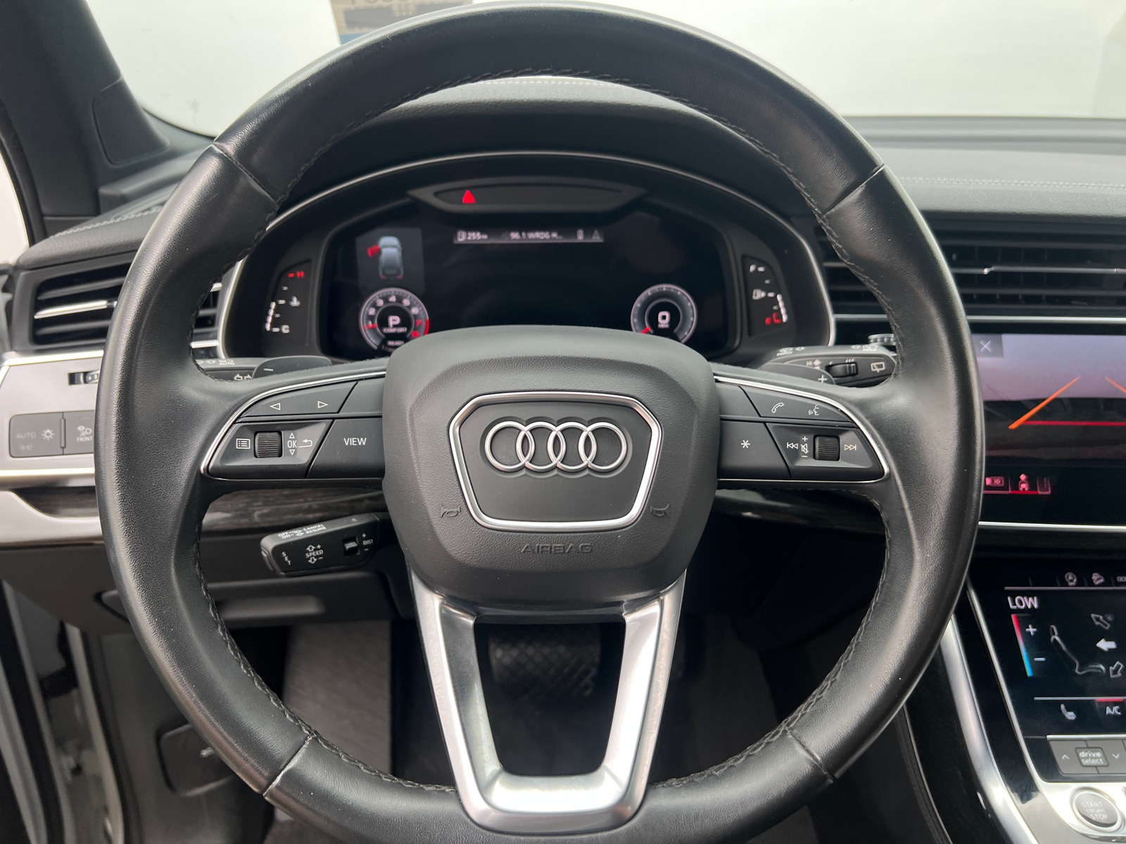 Thumbnail: 2023 Audi Q7 - 4