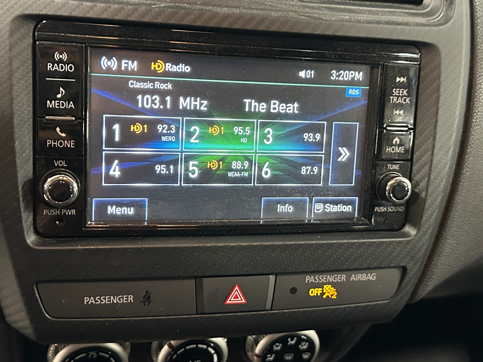 Thumbnail: 2022 Mitsubishi Outlander Sport - 4