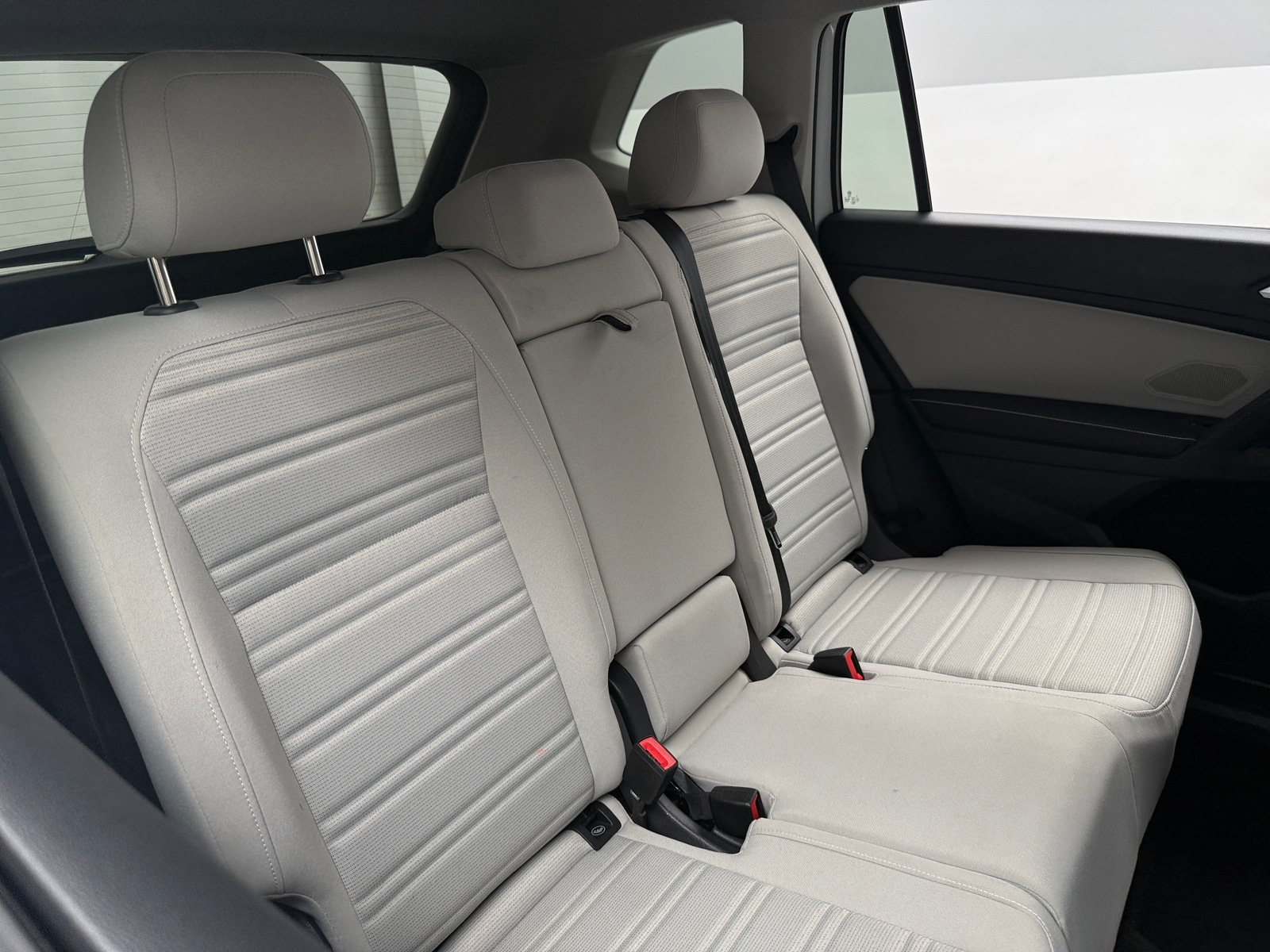Thumbnail: 2023 Volkswagen Tiguan - 6