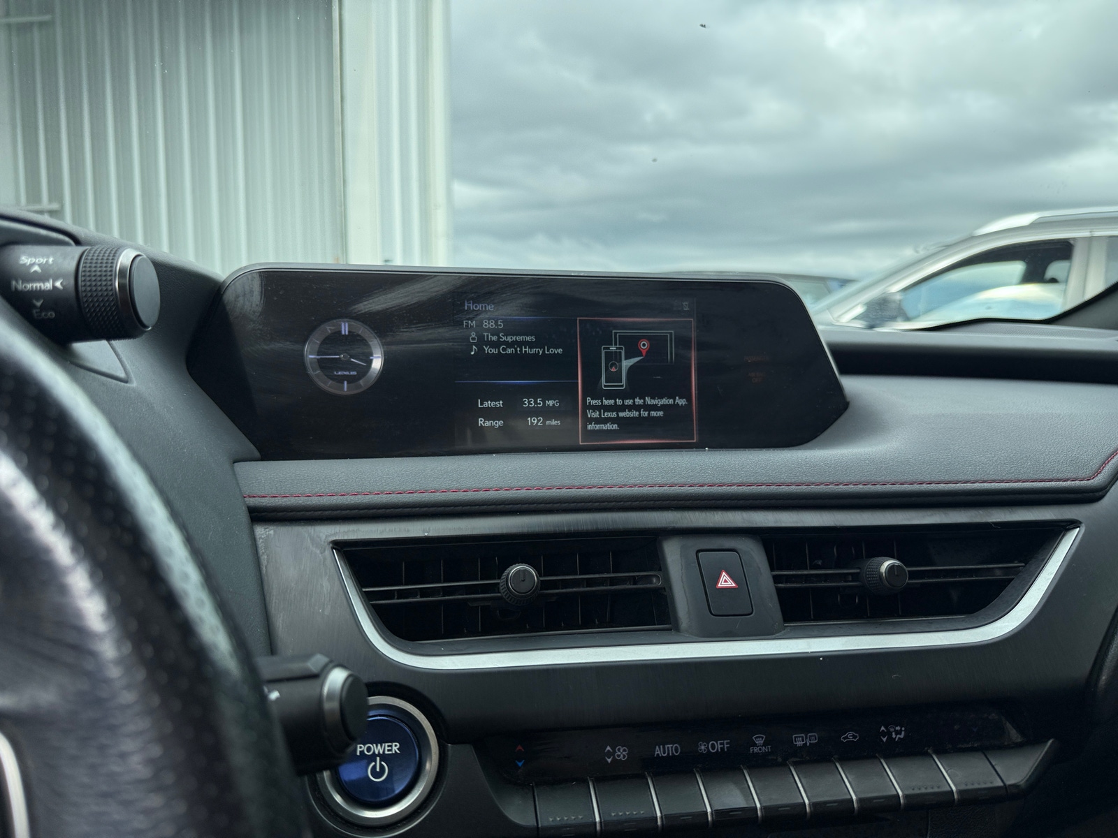 Thumbnail: 2019 Lexus UX - 3