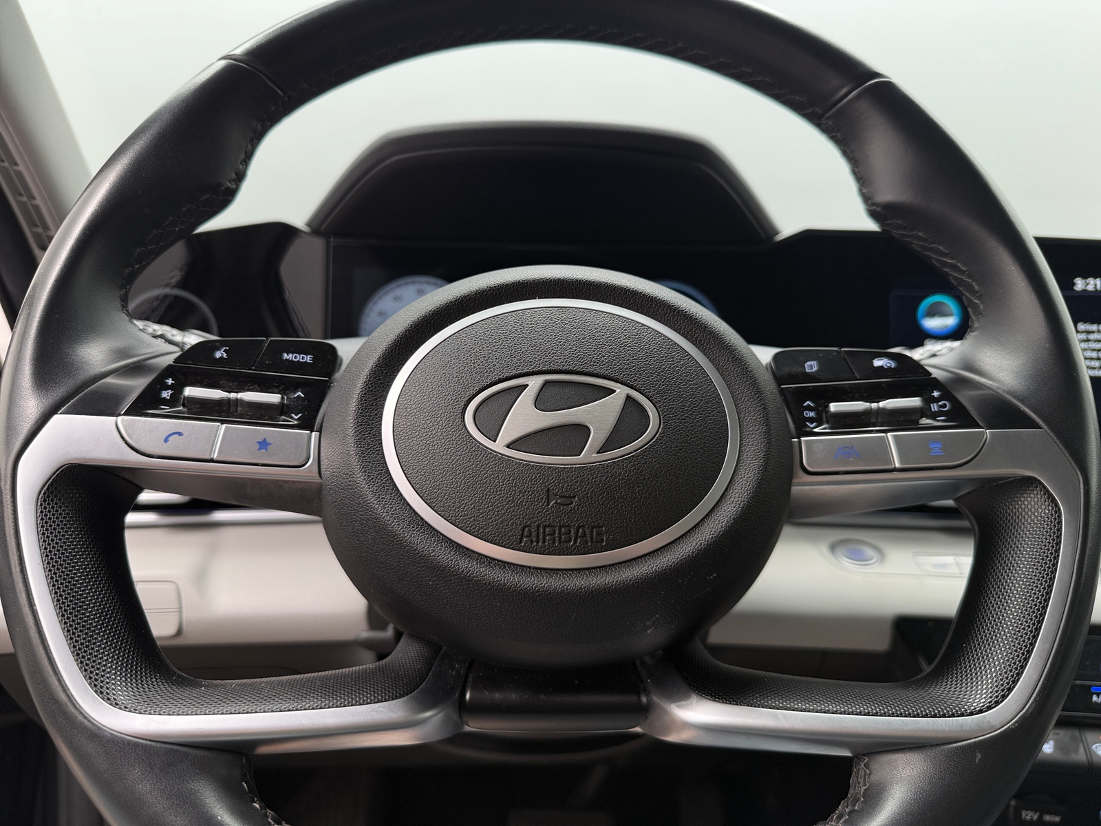 Thumbnail: 2025 Hyundai Elantra - 4