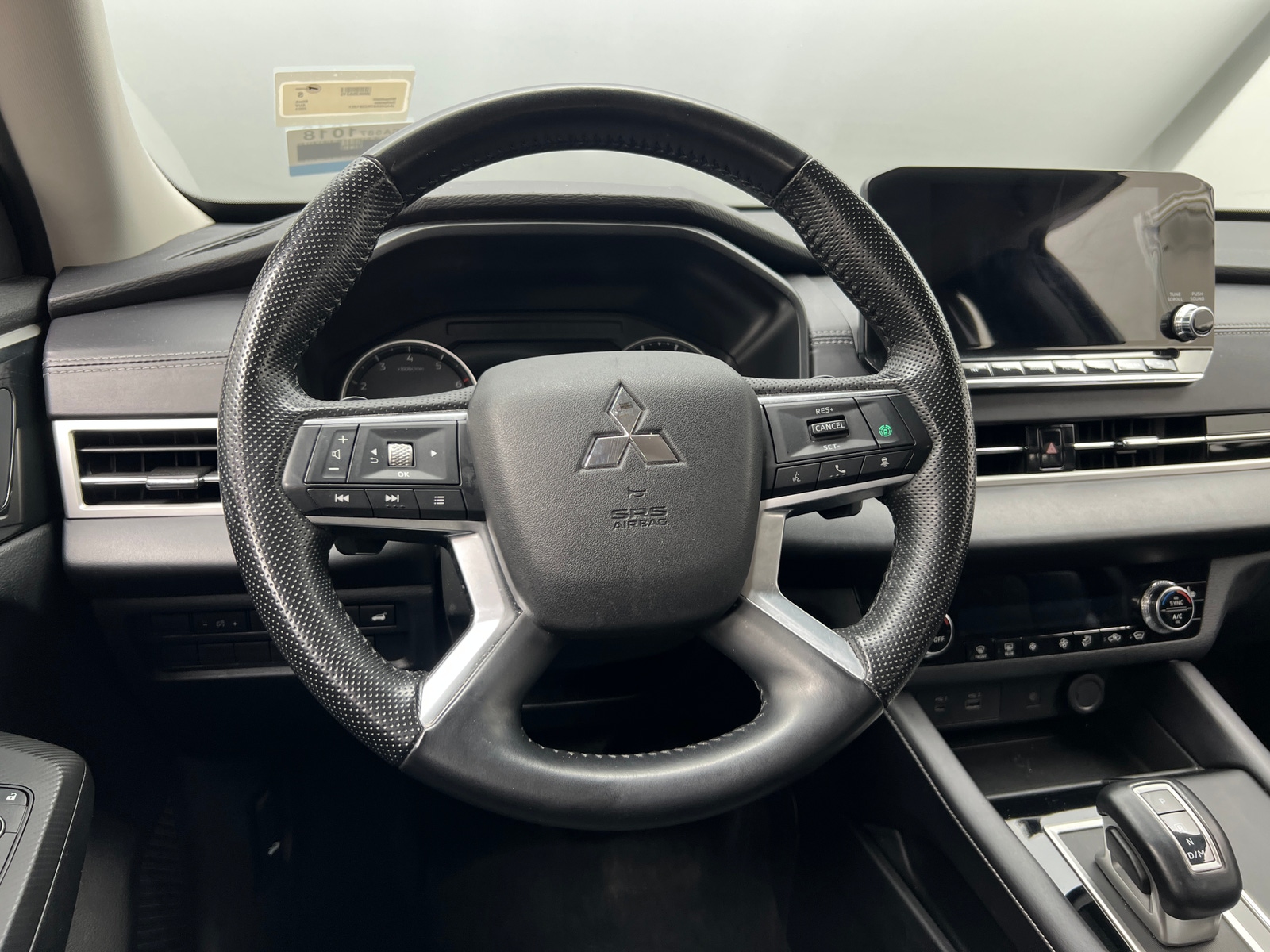 Thumbnail: 2024 Mitsubishi Outlander - 5