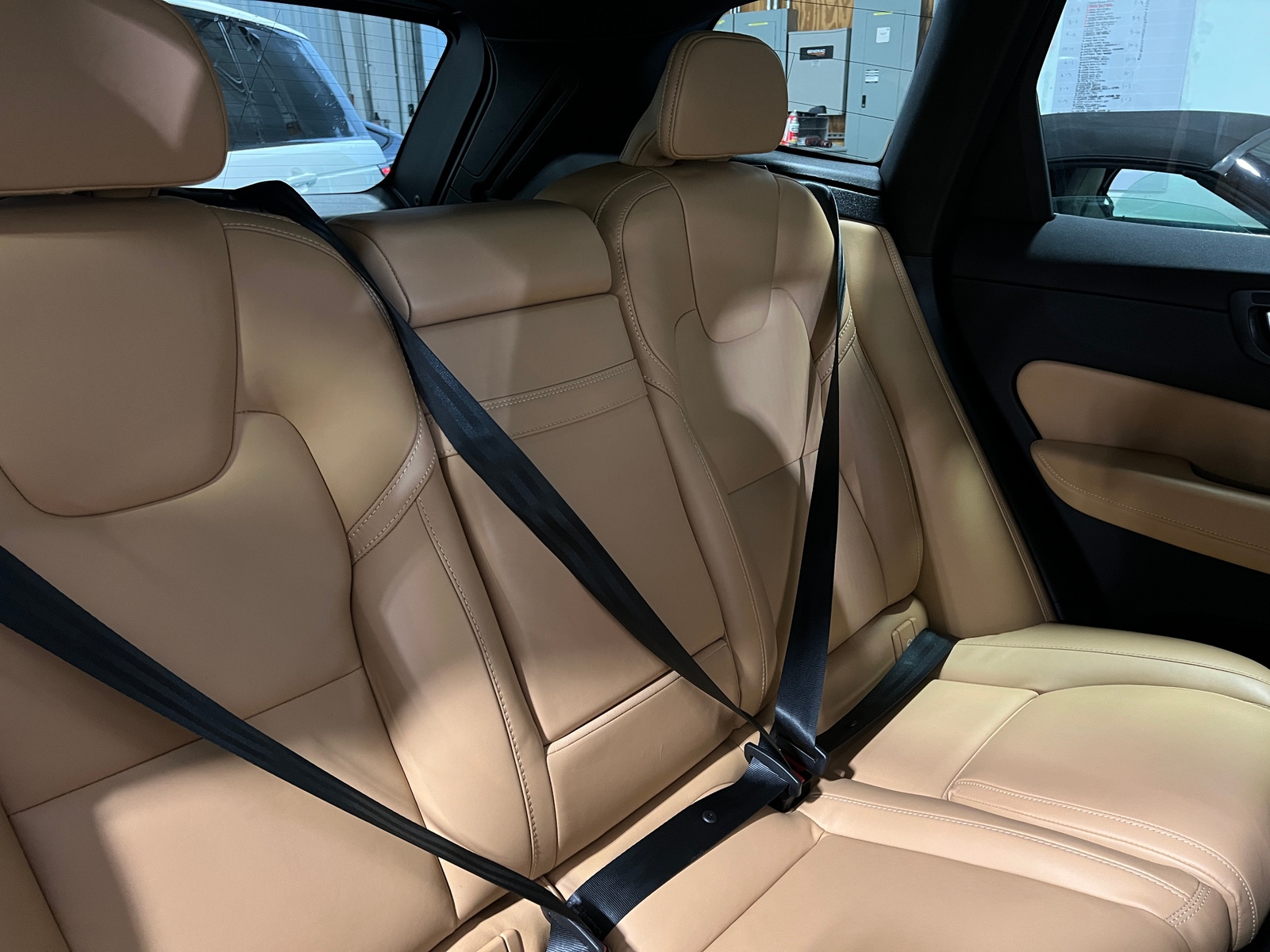 Thumbnail: 2022 Volvo XC60 - 5