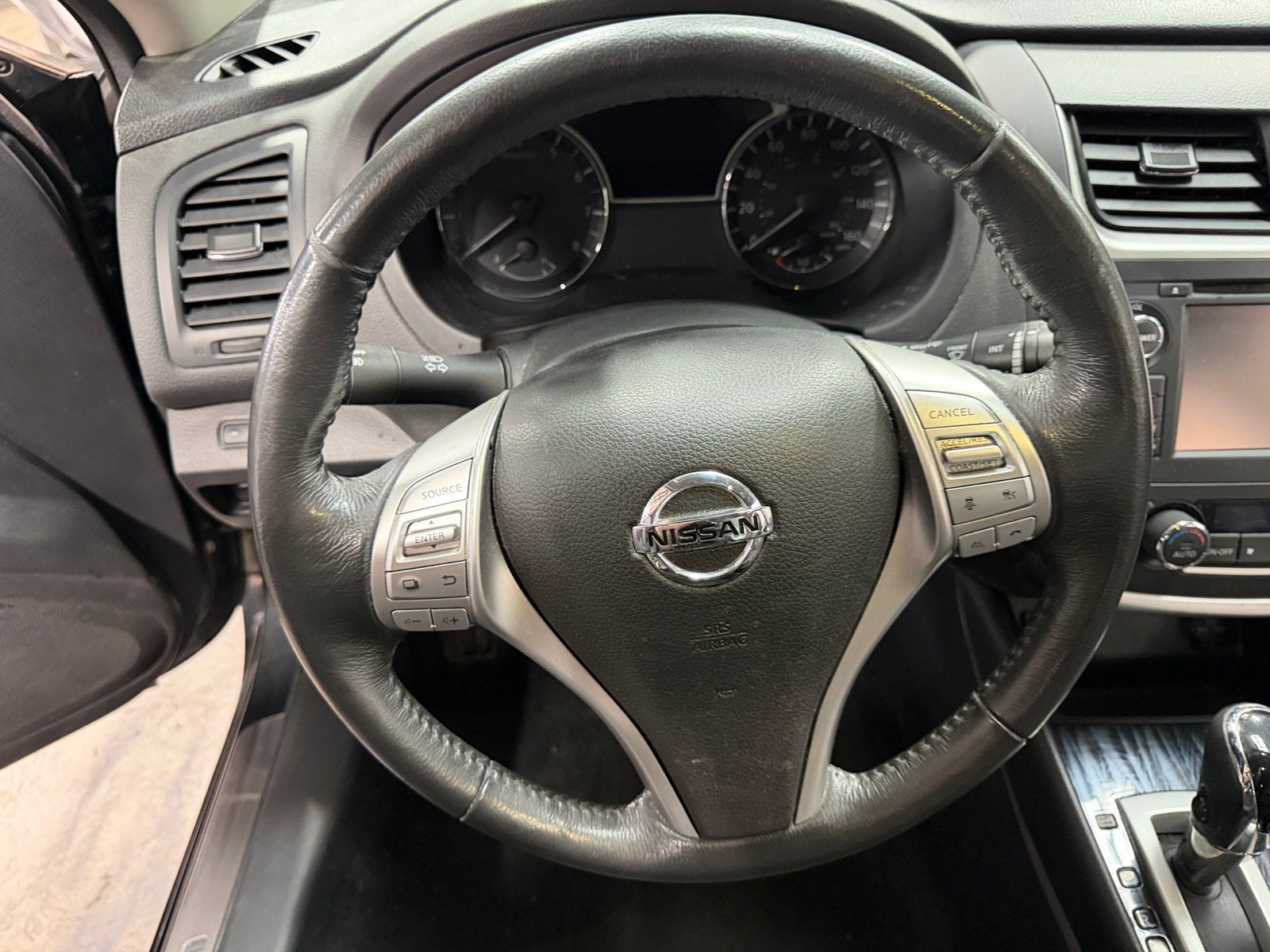Thumbnail: 2017 Nissan Altima - 4