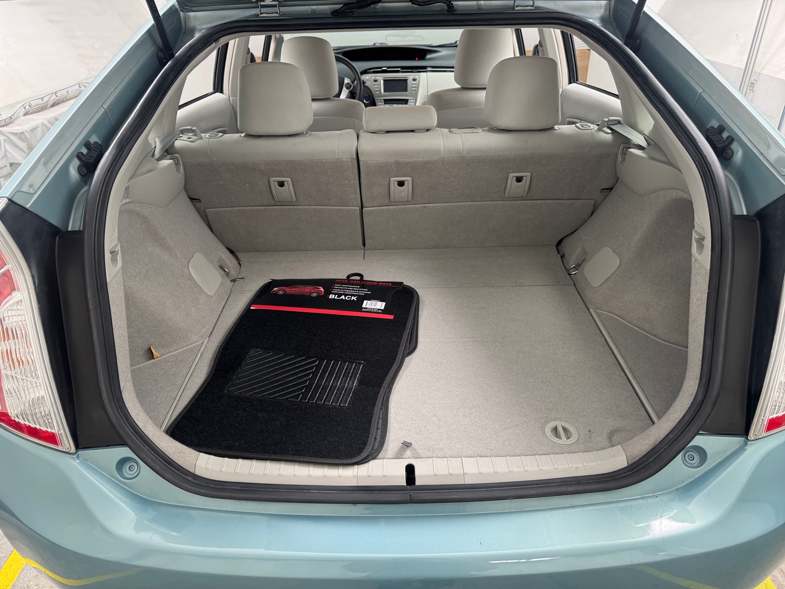 Thumbnail: 2013 Toyota Prius - 7