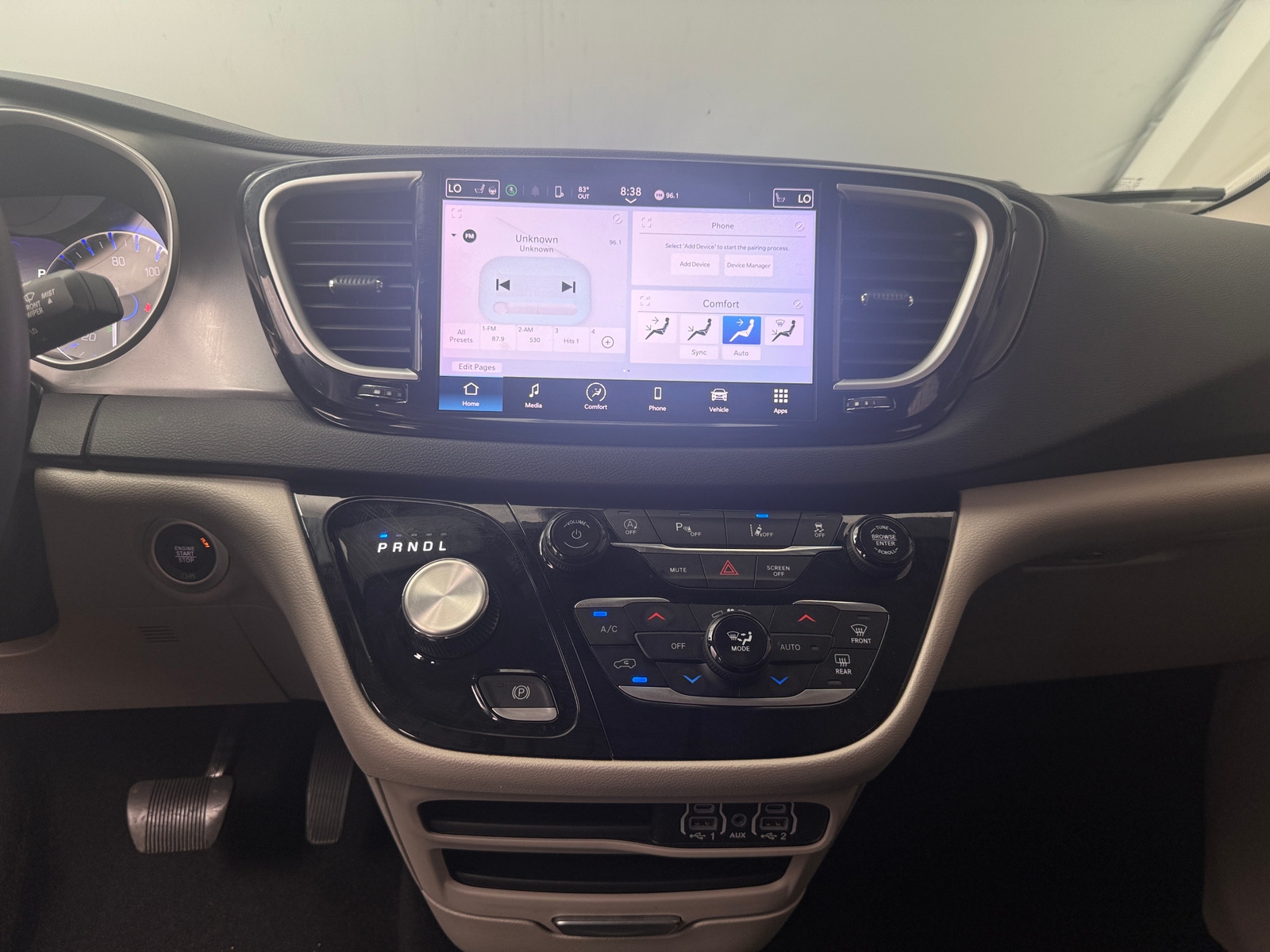 Thumbnail: 2024 Chrysler Pacifica - 3