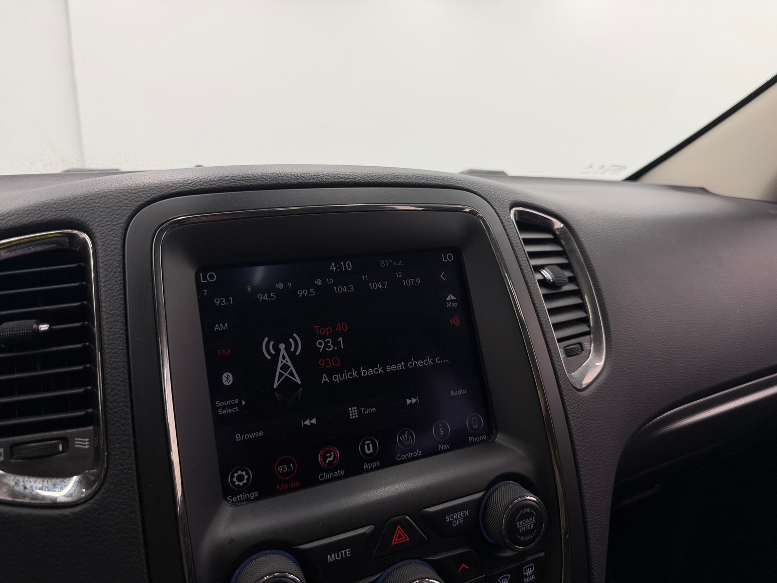 Thumbnail: 2018 Dodge Durango - 3