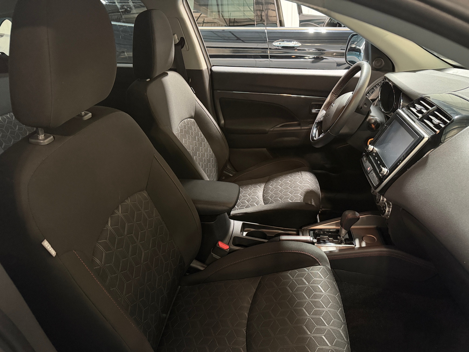 Thumbnail: 2021 Mitsubishi Outlander Sport - 2