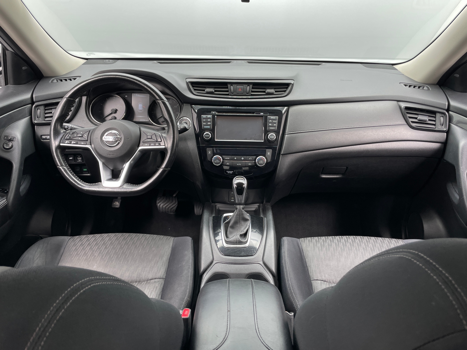 Thumbnail: 2017 Nissan Rogue - 3