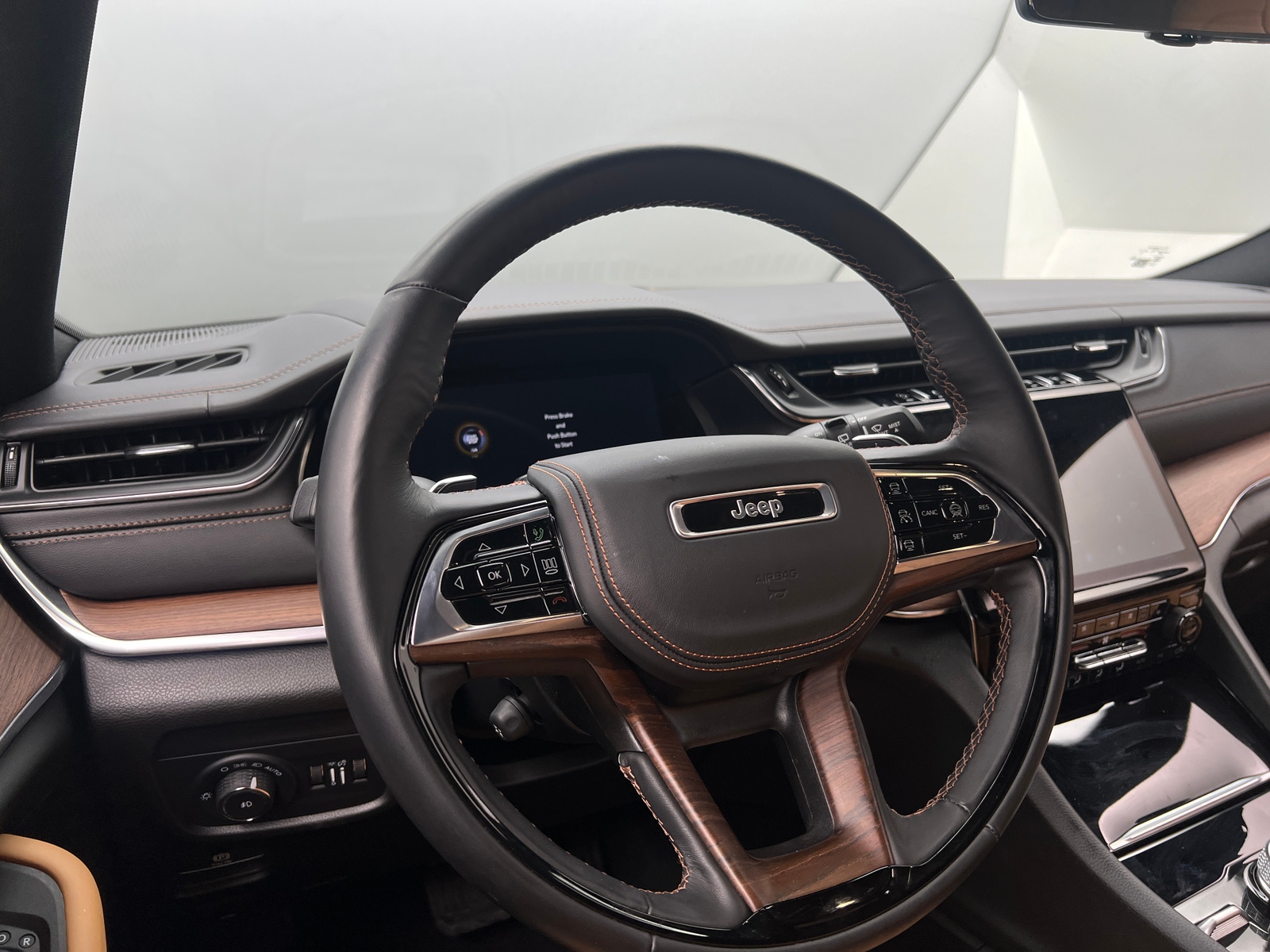 Thumbnail: 2025 Jeep Grand Cherokee L - 4
