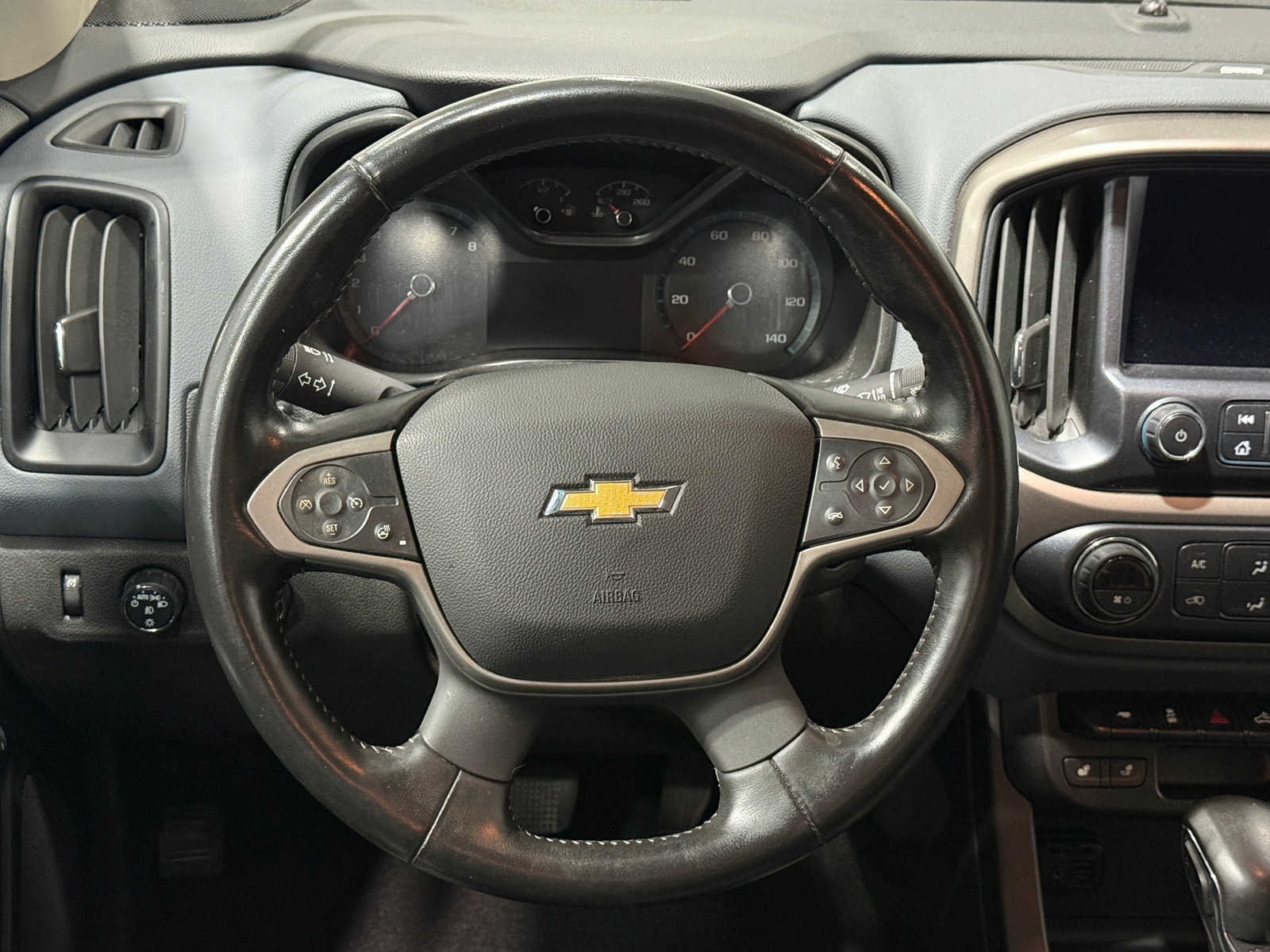 Thumbnail: 2022 Chevrolet Colorado - 4