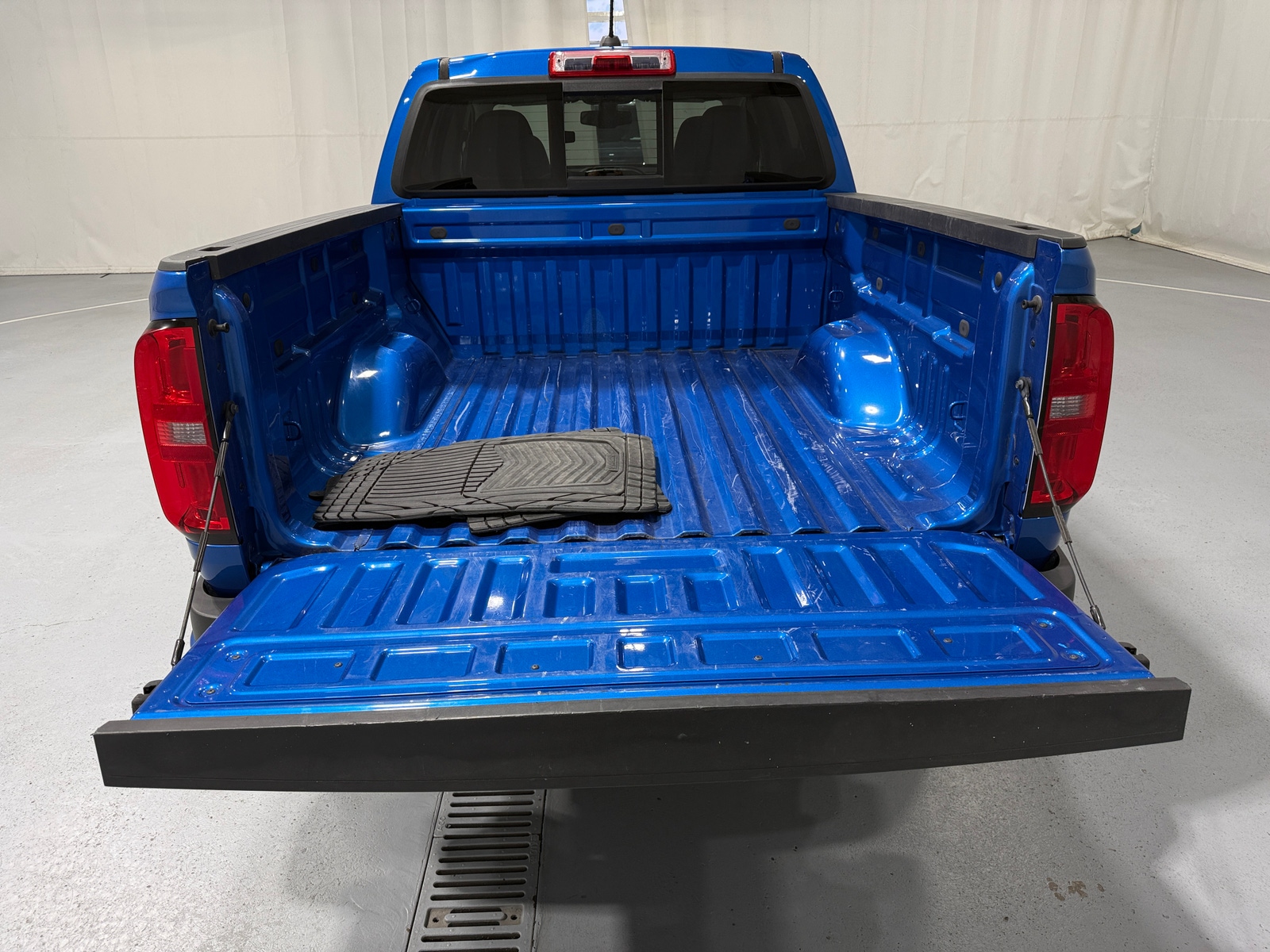 Thumbnail: 2022 Chevrolet Colorado - 6