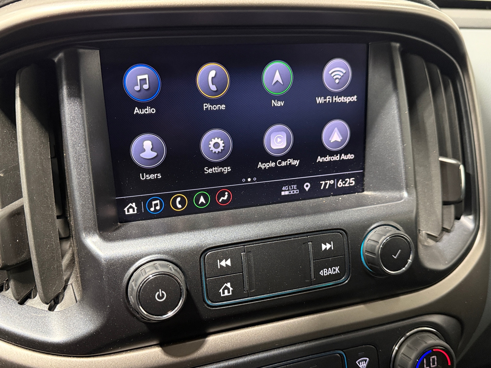 Thumbnail: 2022 Chevrolet Colorado - 3