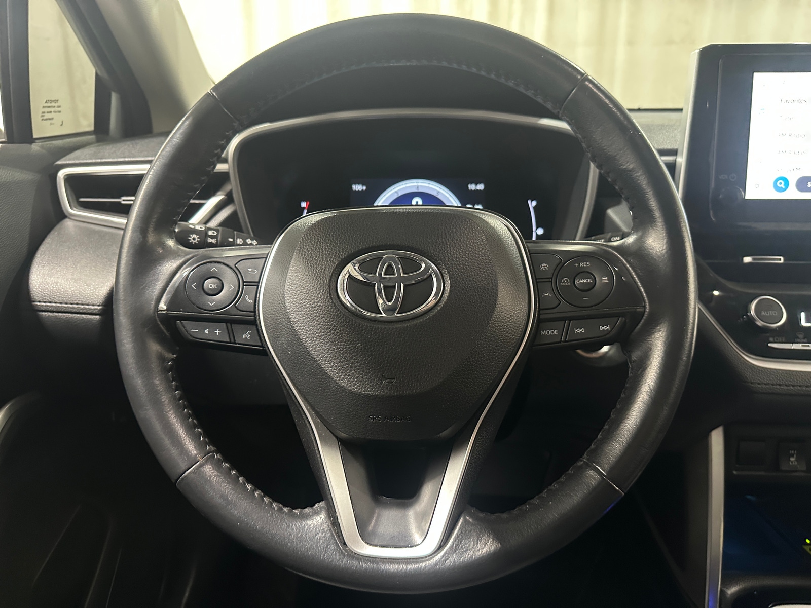 Thumbnail: 2023 Toyota Corolla Cross - 4