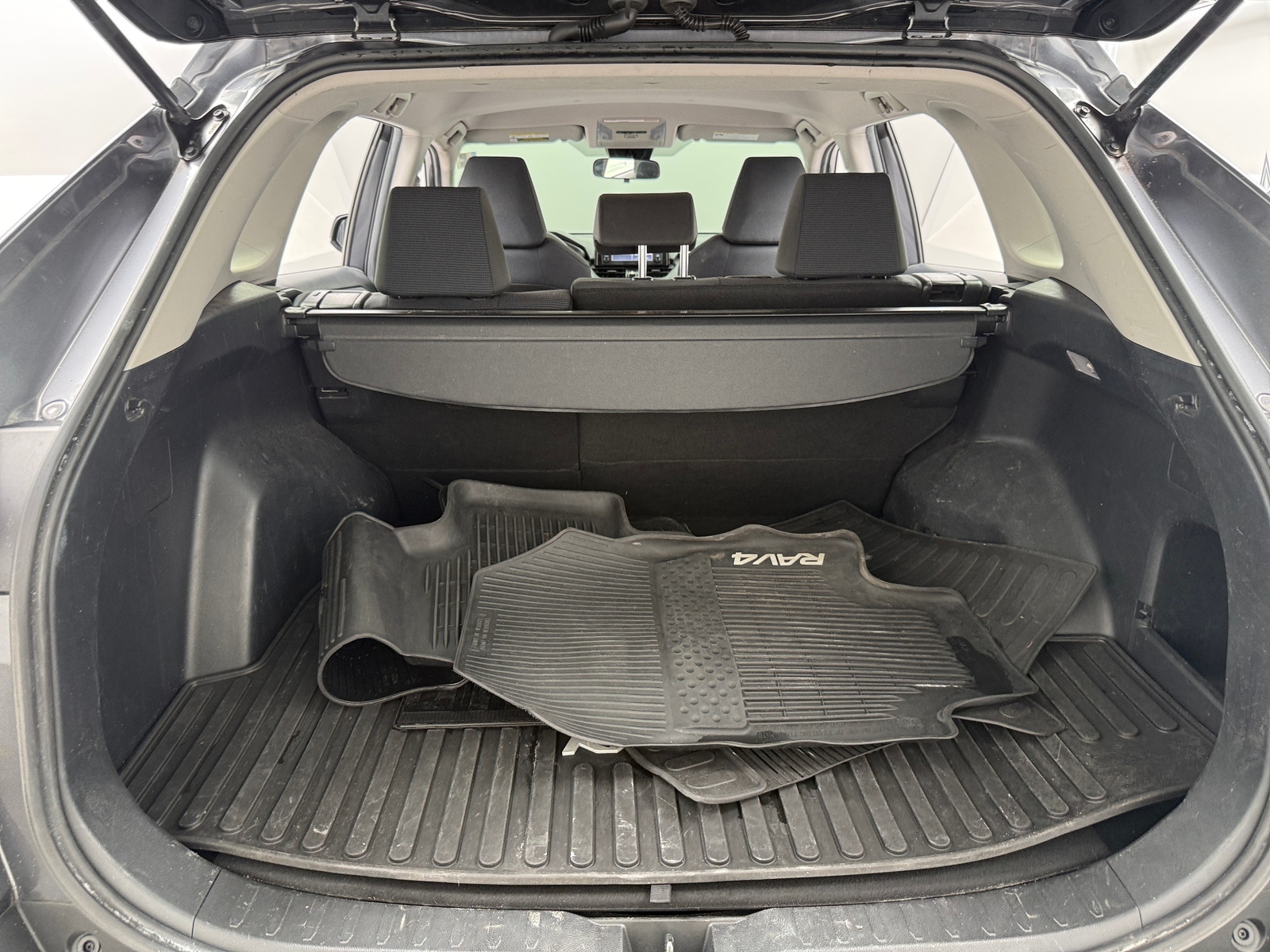 Thumbnail: 2019 Toyota RAV4 - 7