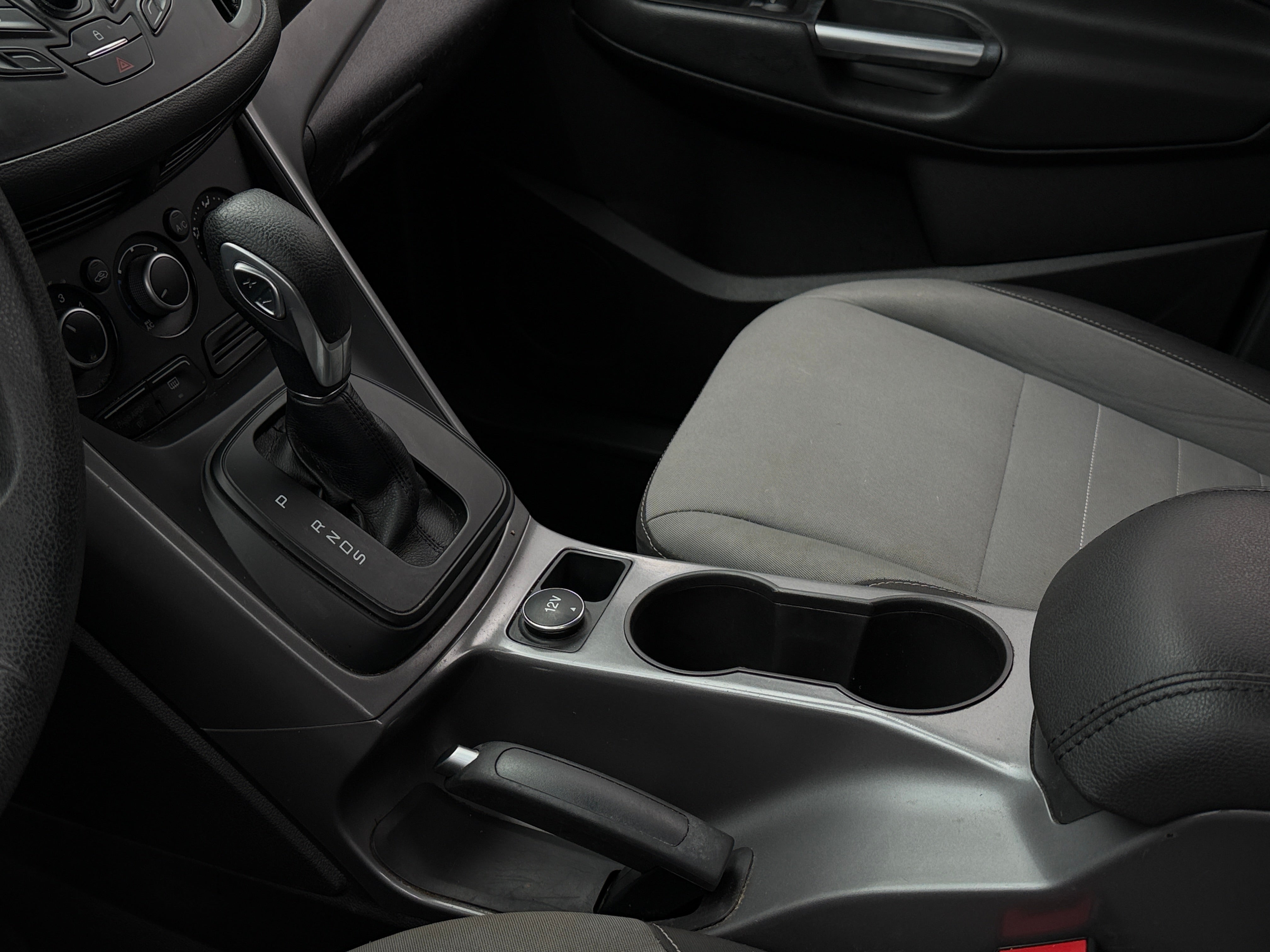 2016 Ford Escape SE - Photo 10