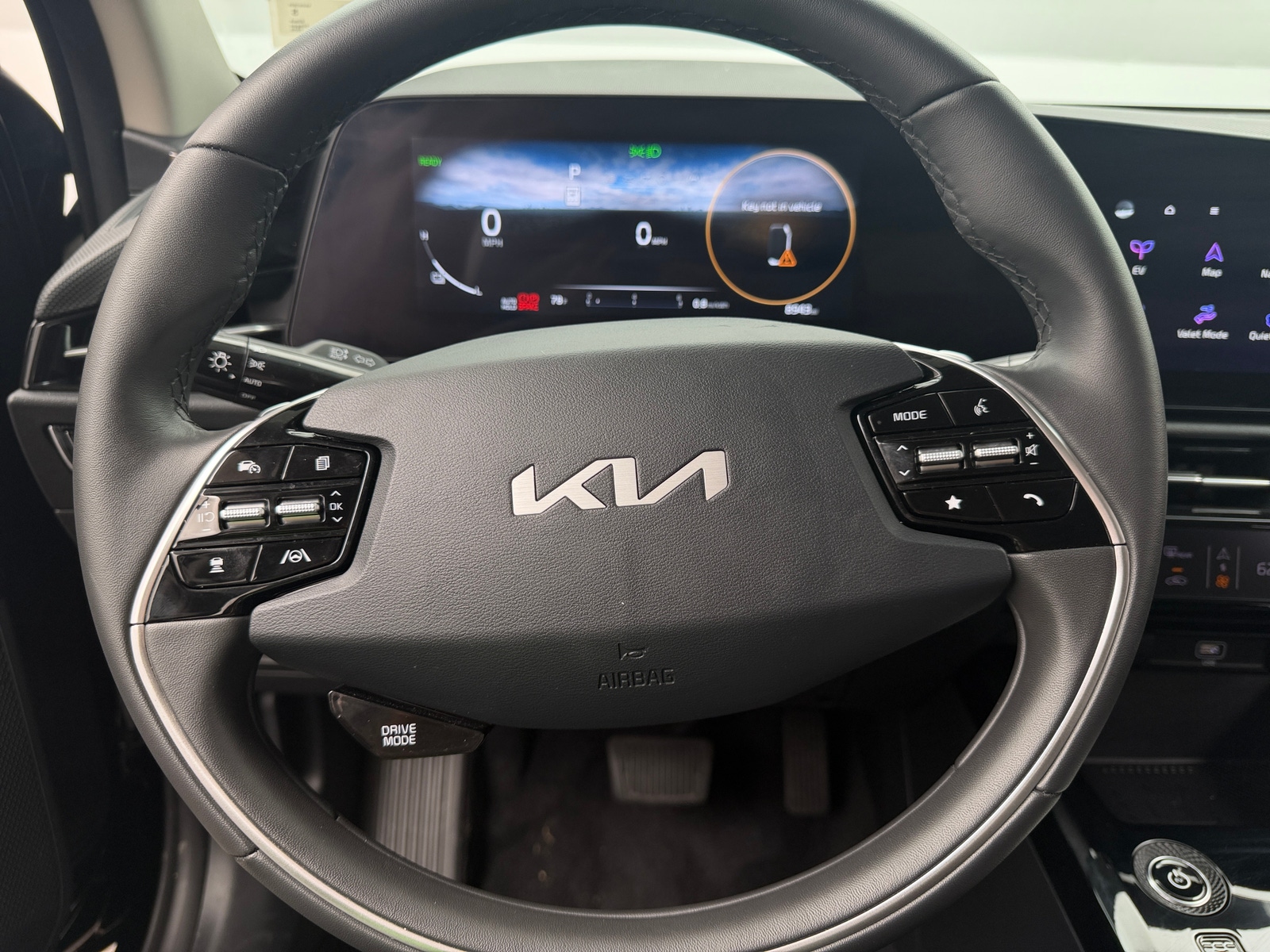 Thumbnail: 2025 Kia Niro - 4
