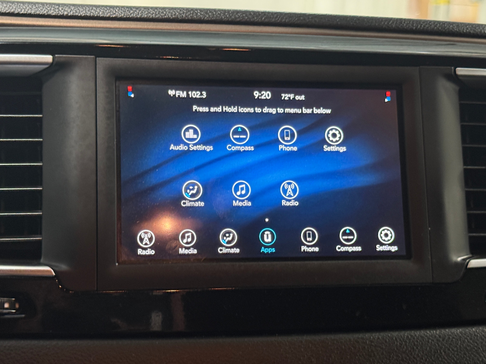 Thumbnail: 2020 Chrysler Voyager - 4