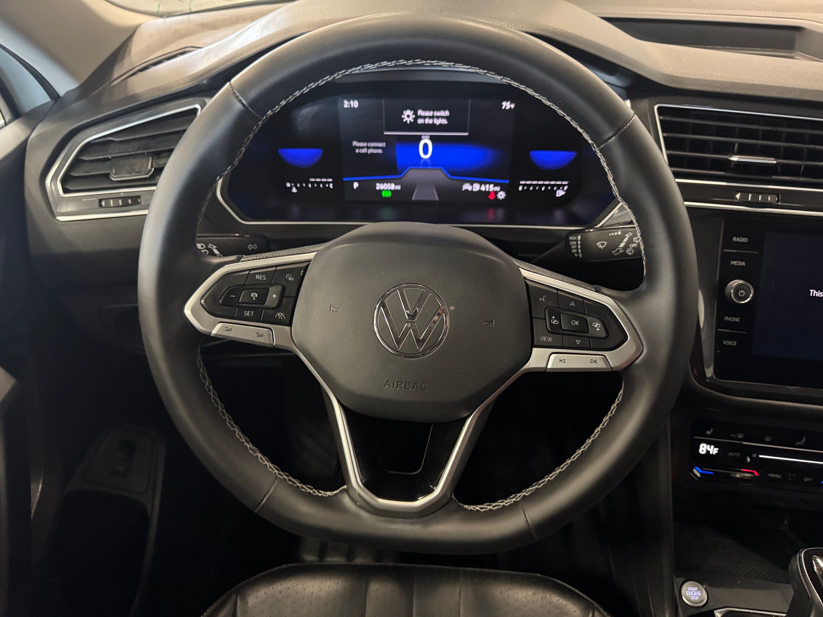 Thumbnail: 2022 Volkswagen Tiguan - 4