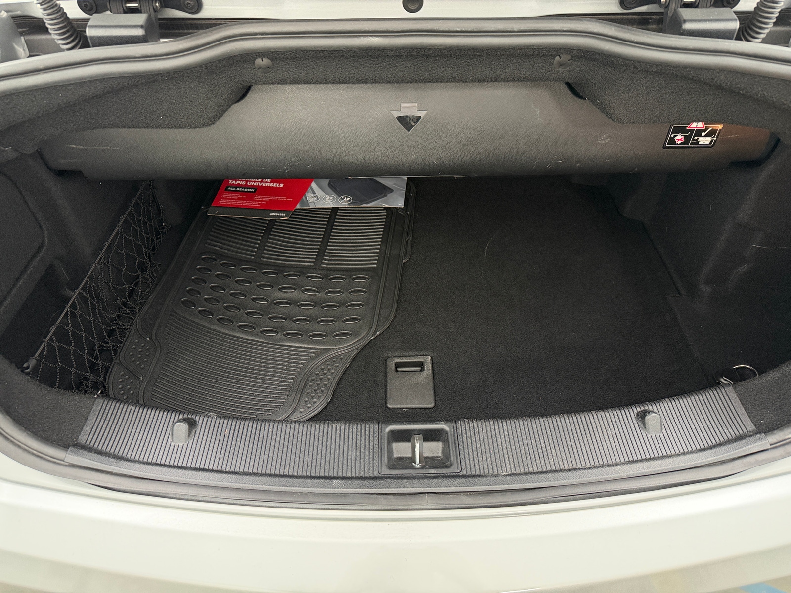 Thumbnail: 2011 Mercedes-Benz E-Class - 6
