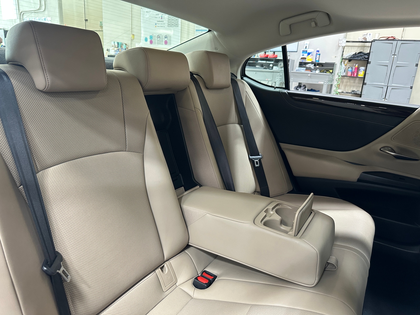 Thumbnail: 2019 Lexus ES - 6