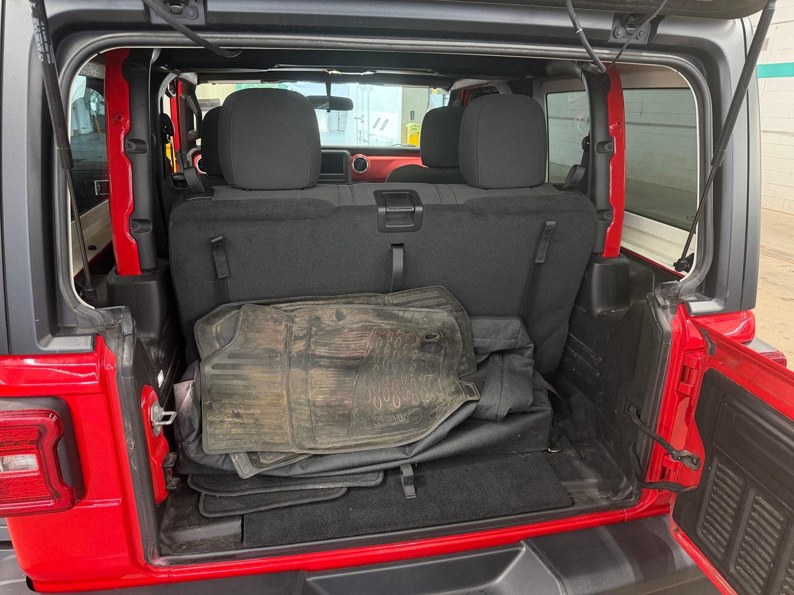 Thumbnail: 2019 Jeep Wrangler - 7
