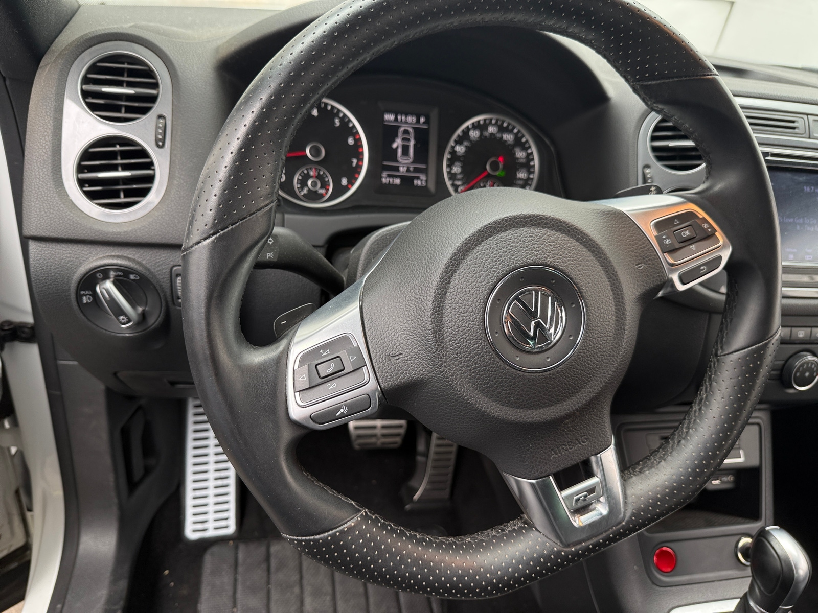 Thumbnail: 2016 Volkswagen Tiguan - 5