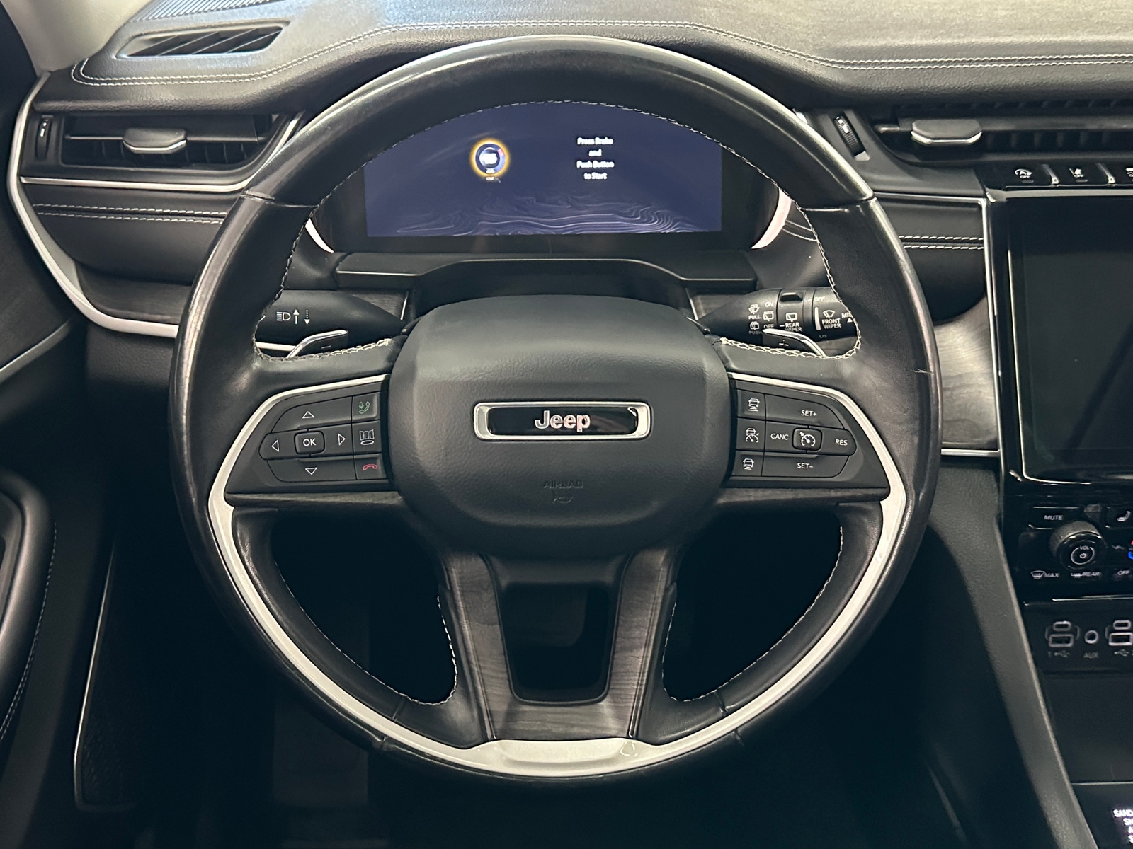 Thumbnail: 2022 Jeep Grand Cherokee L - 4