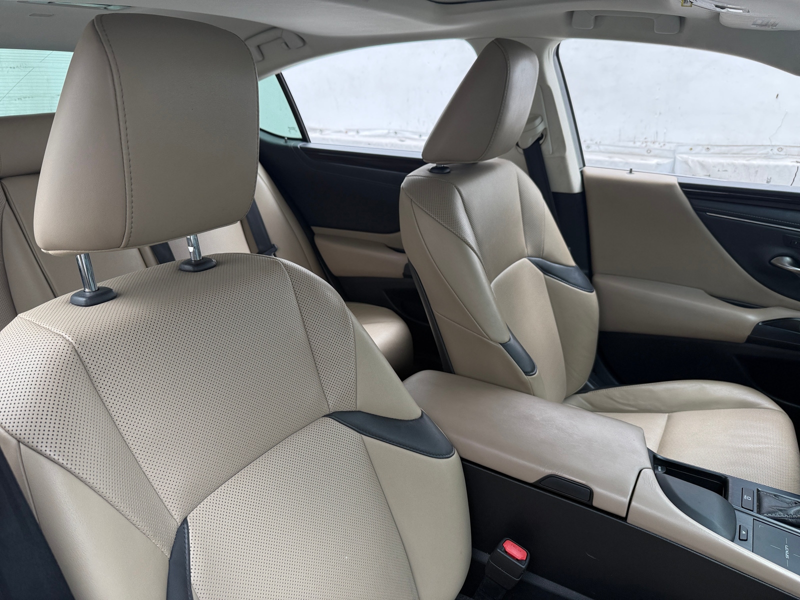Thumbnail: 2020 Lexus ES - 2