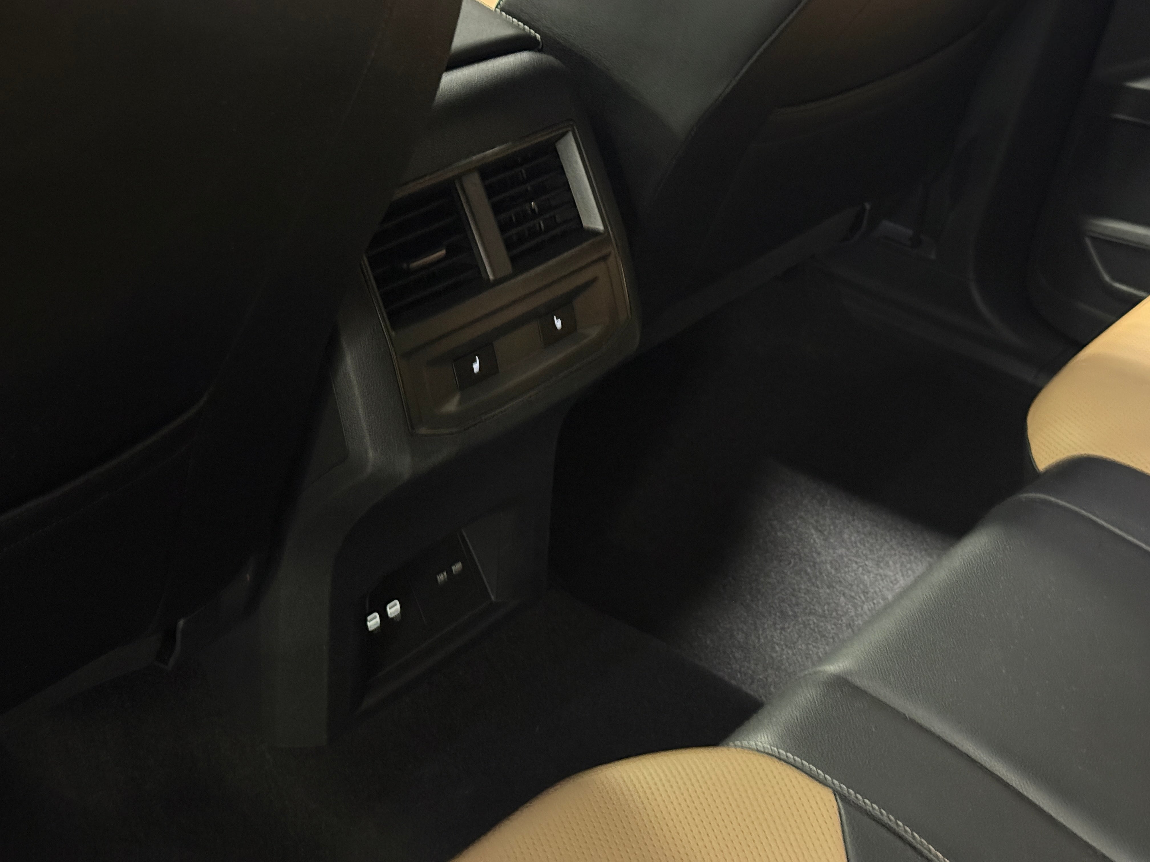 2023 Volkswagen Atlas Cross Sport SEL Premium R-Line