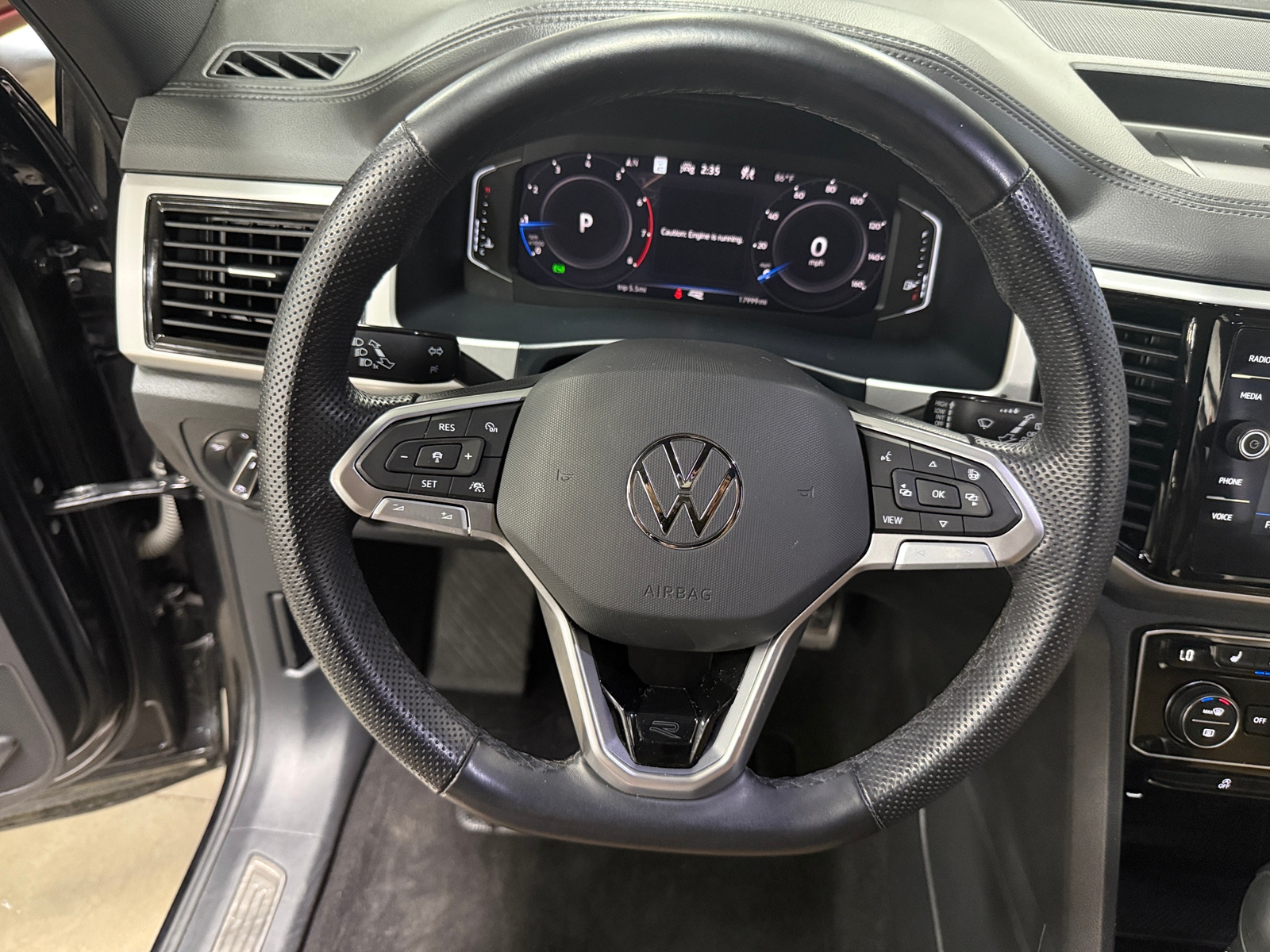 Thumbnail: 2023 Volkswagen Atlas - 4