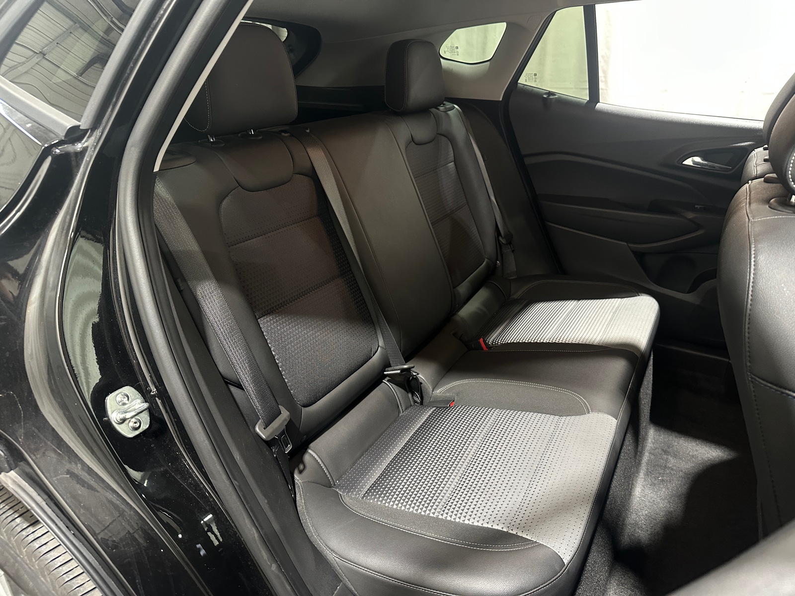 Thumbnail: 2025 Chevrolet Trax - 5