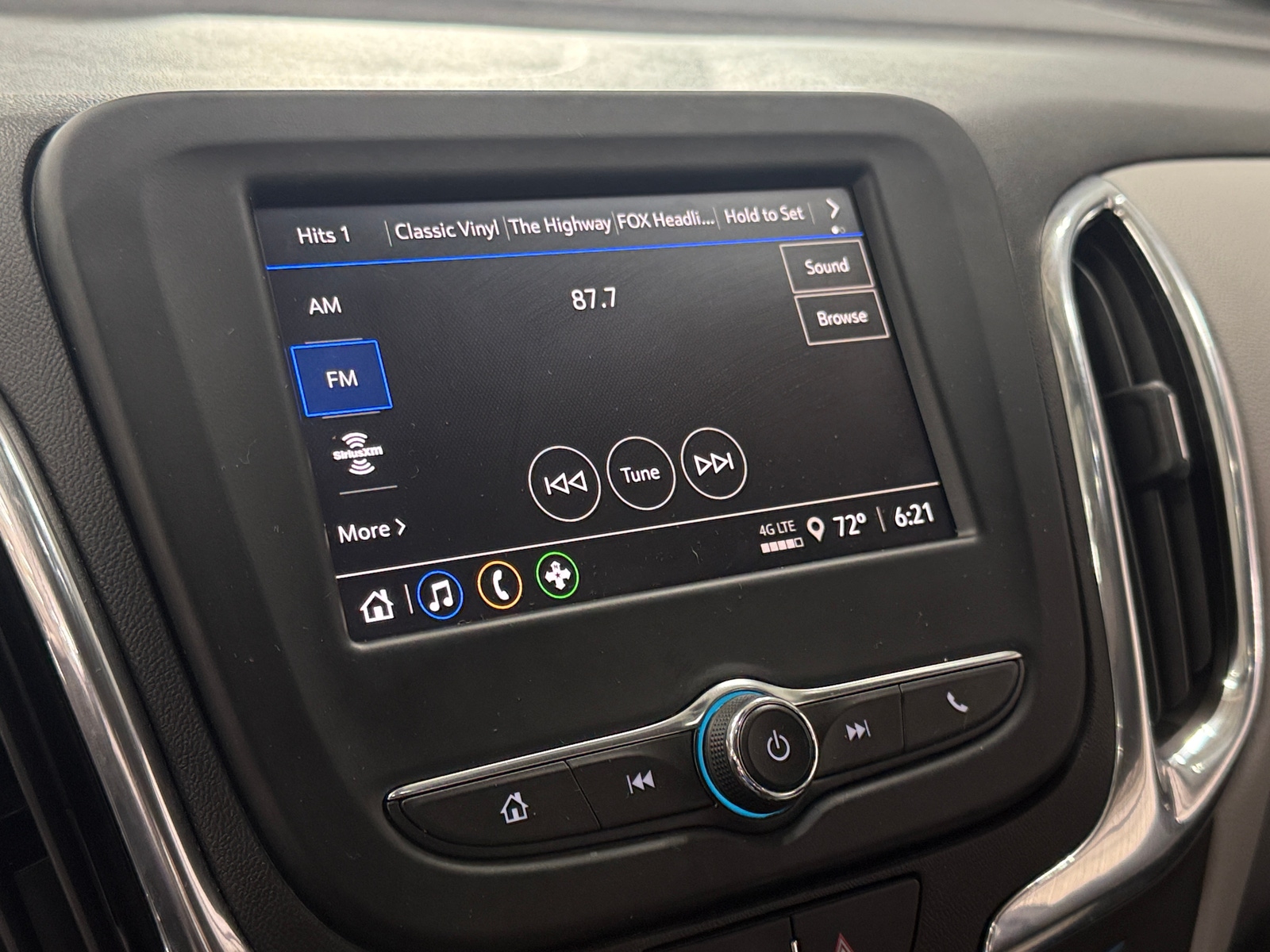 Thumbnail: 2022 Chevrolet Equinox - 4