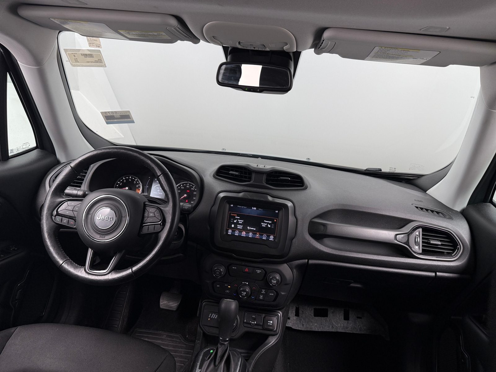 Thumbnail: 2018 Jeep Renegade - 3