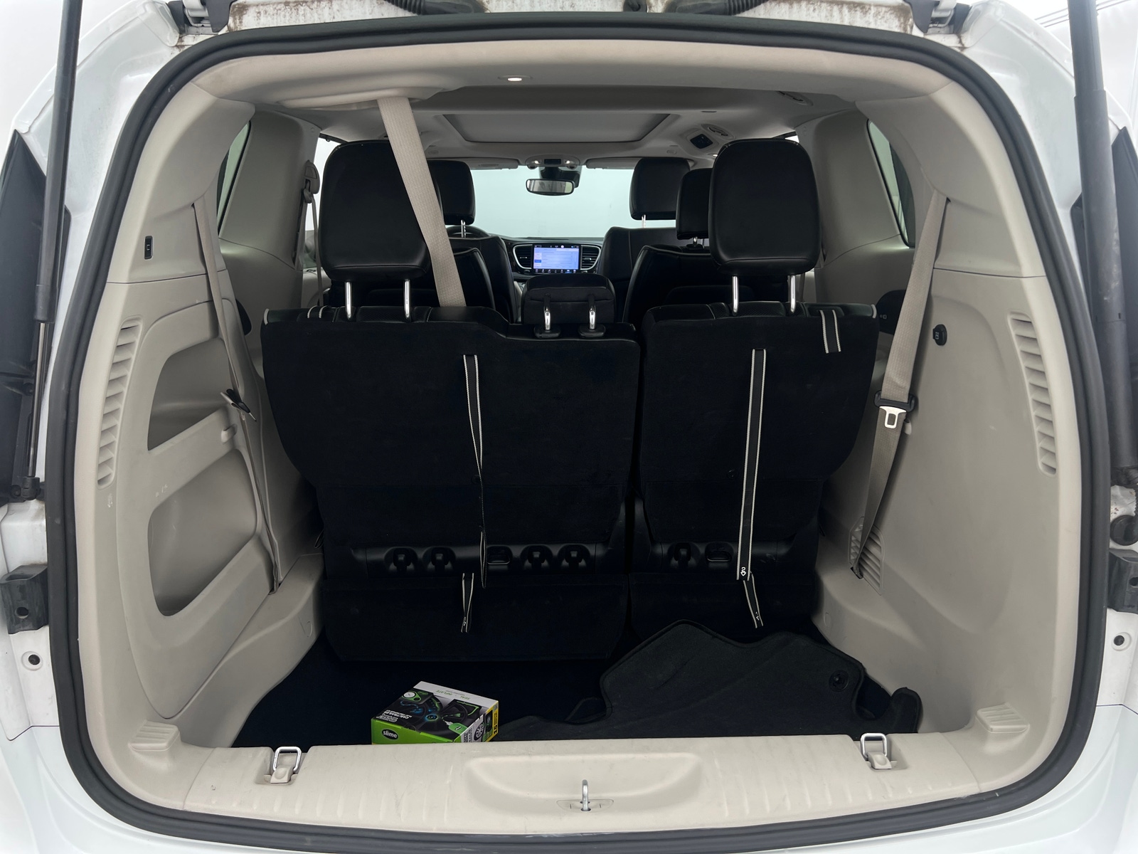 Thumbnail: 2023 Chrysler Pacifica - 6