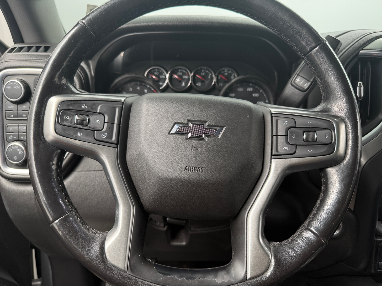 Thumbnail: 2020 Chevrolet Silverado 1500 - 5