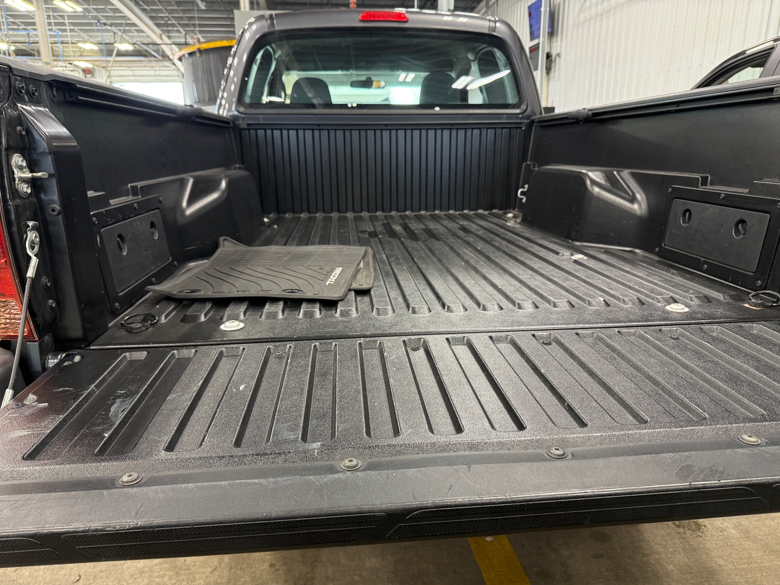 Thumbnail: 2015 Toyota Tacoma - 6
