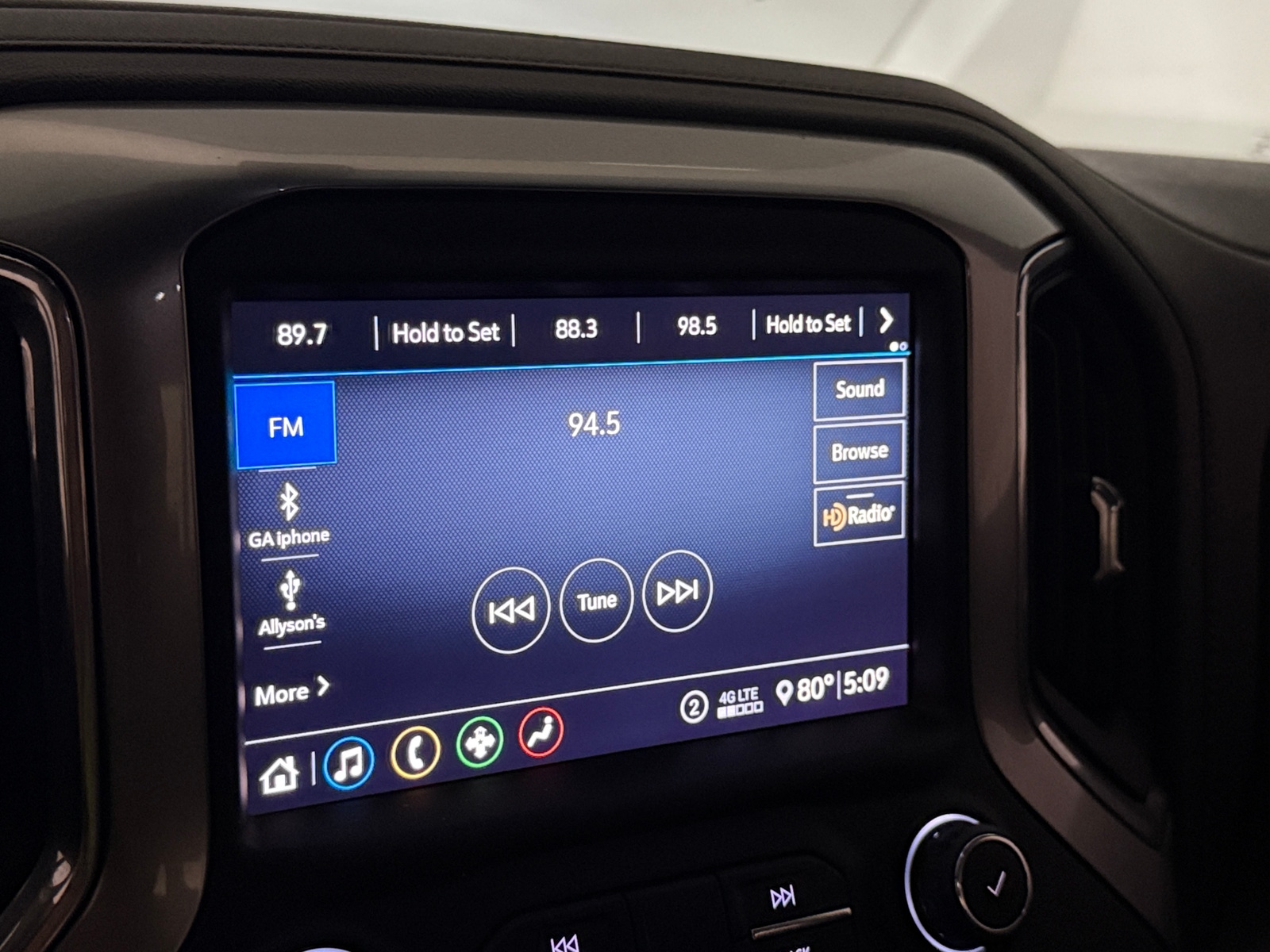 Thumbnail: 2020 Chevrolet Silverado 1500 - 4