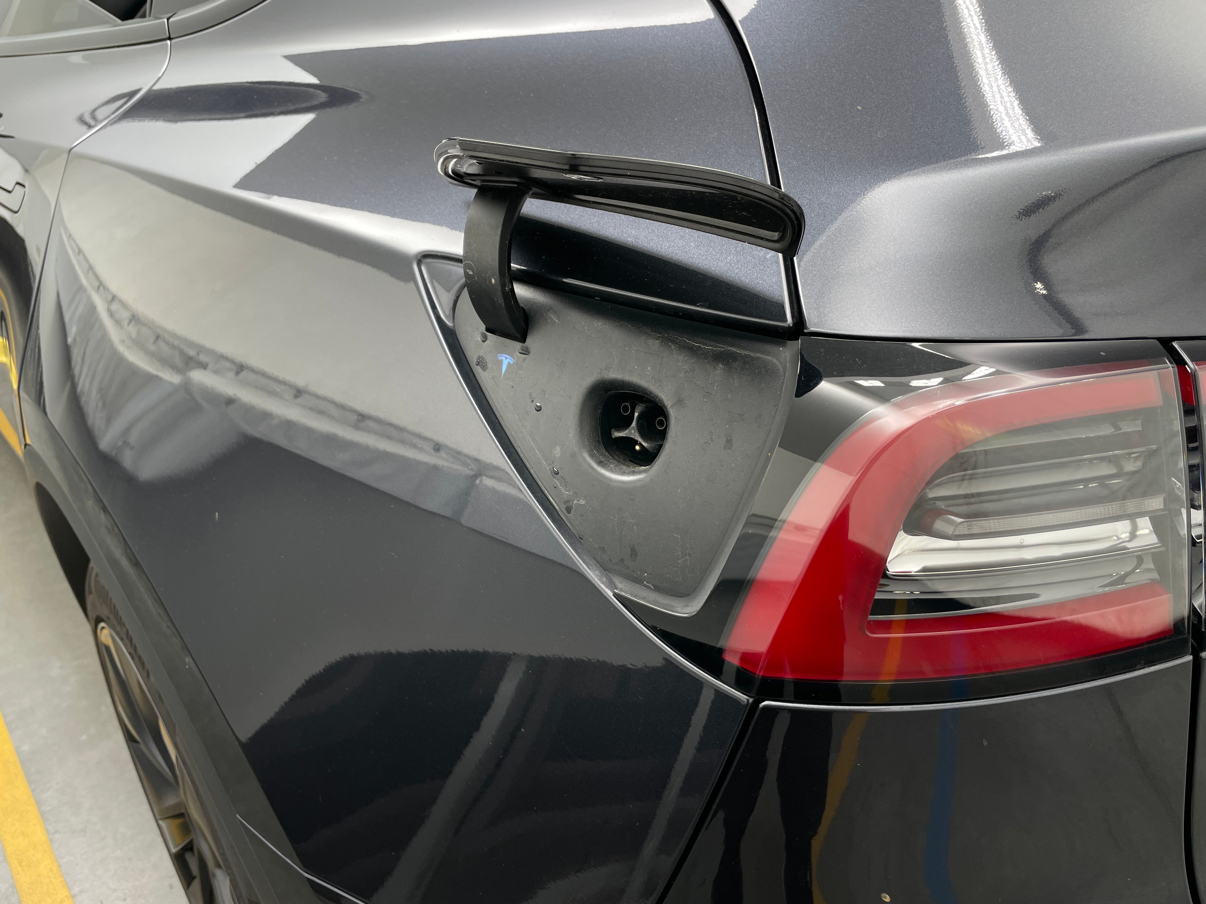 Used 2025 Tesla Model Y Long Range with VIN 7SAYGAEE6SF284914 for sale in Auburn, WA