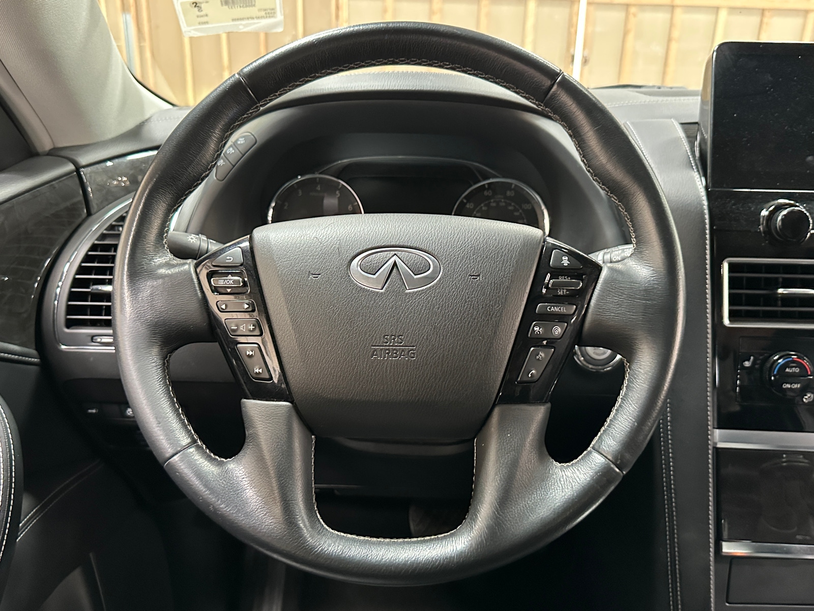Thumbnail: 2023 INFINITI QX80 - 4