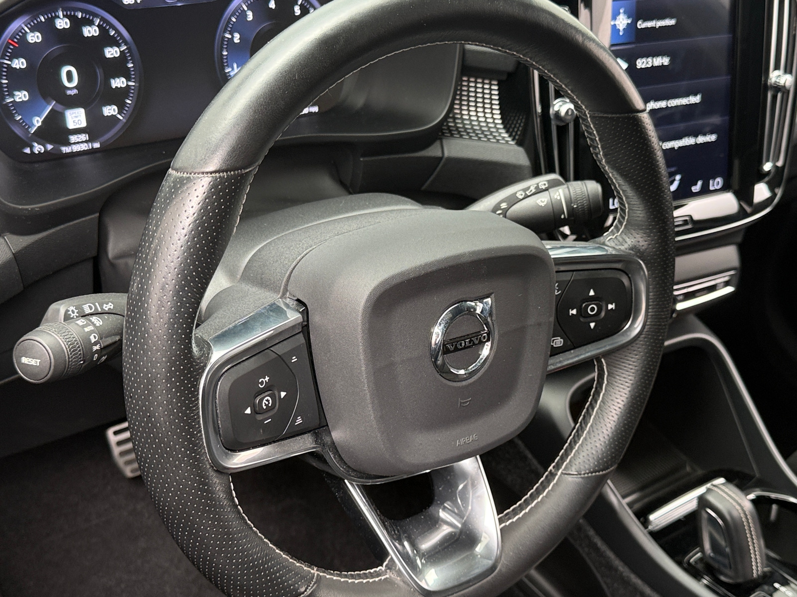 Thumbnail: 2021 Volvo XC40 - 4