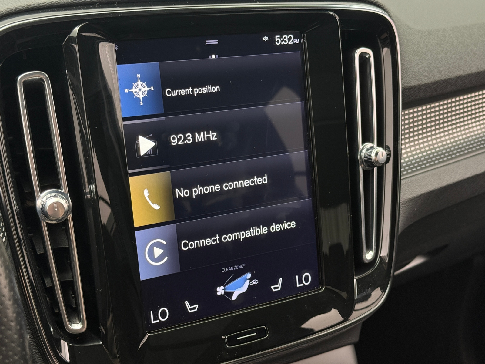 Thumbnail: 2021 Volvo XC40 - 3