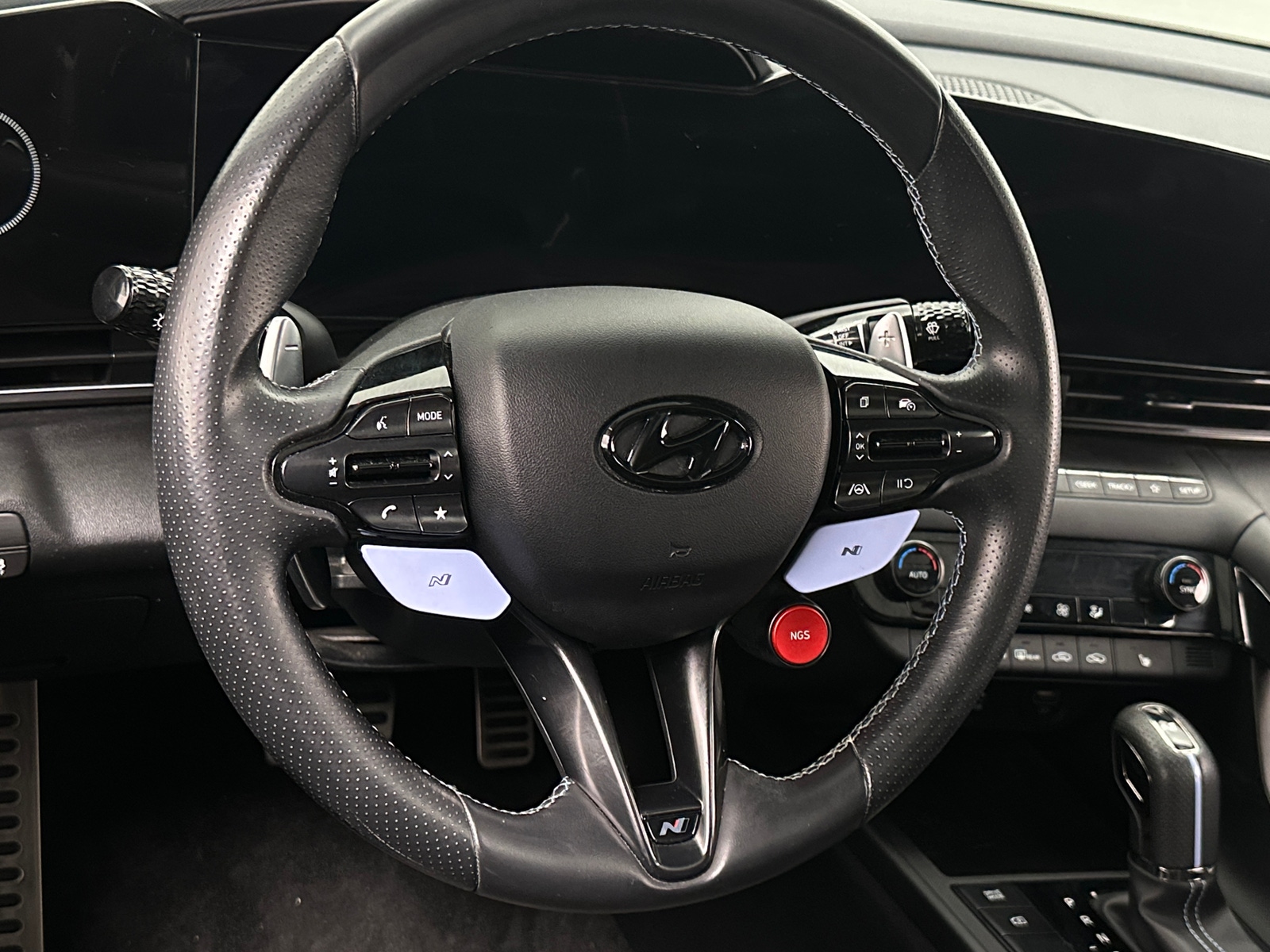 Thumbnail: 2023 Hyundai Elantra - 4