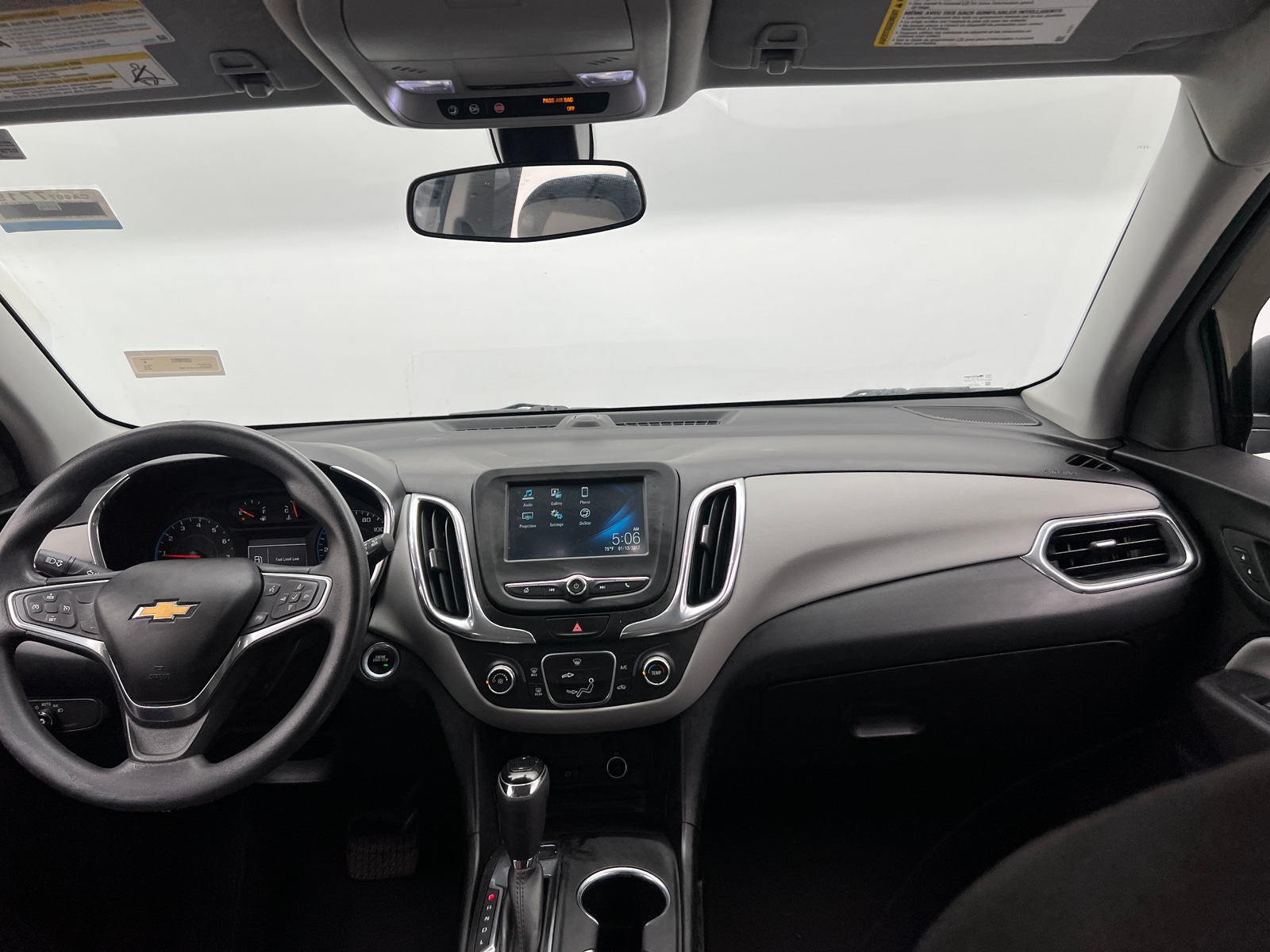 Thumbnail: 2018 Chevrolet Equinox - 3