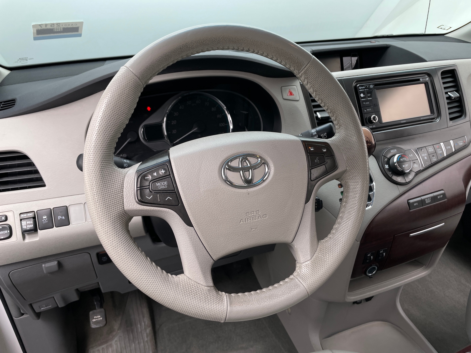 Thumbnail: 2014 Toyota Sienna - 5