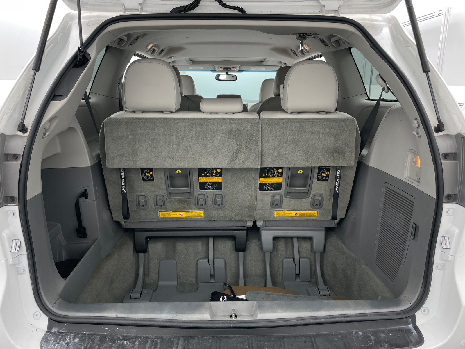 Thumbnail: 2014 Toyota Sienna - 7