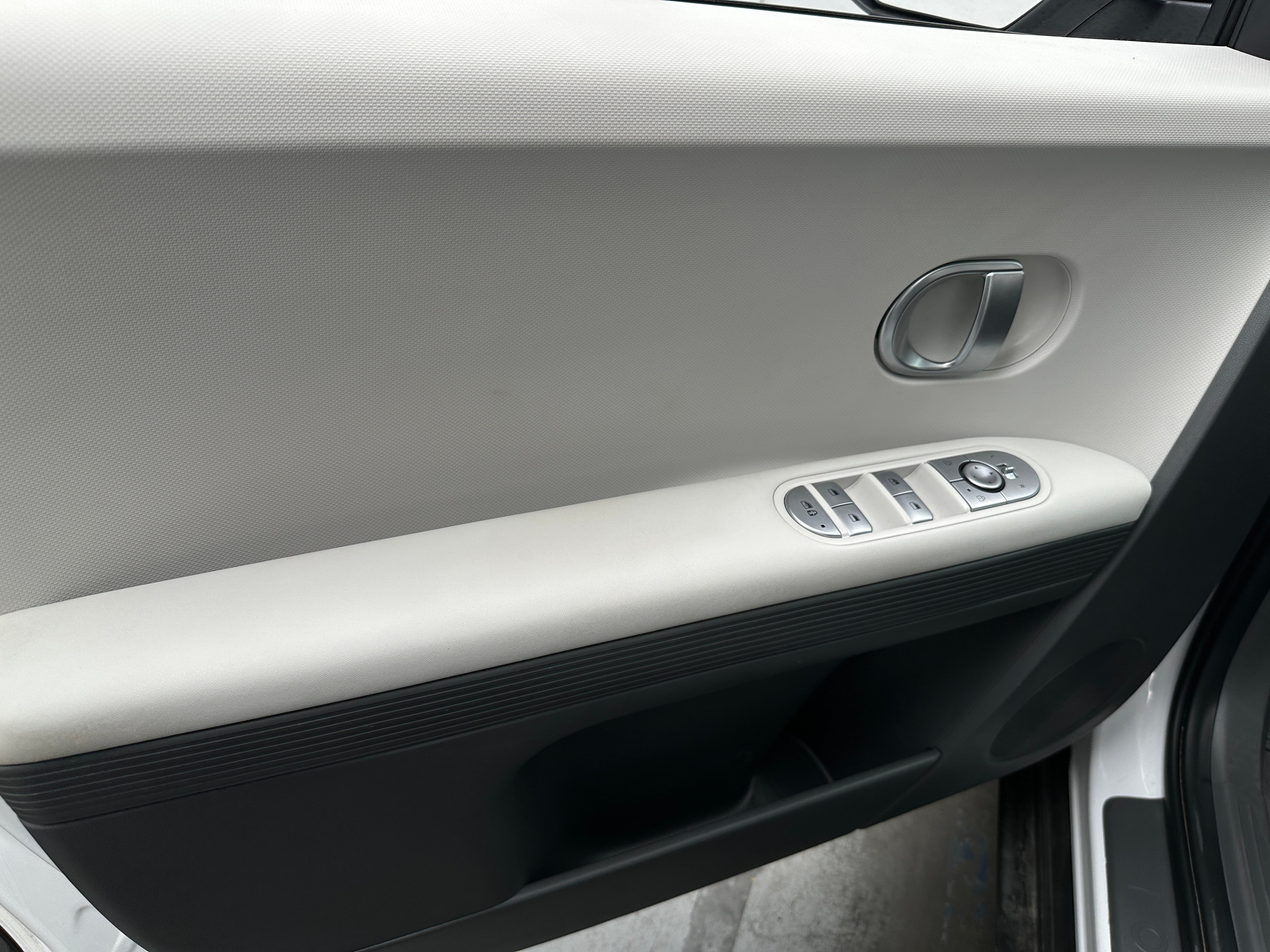 Used 2024 Hyundai IONIQ 5 SE with VIN KM8KM4DEXRU308269 for sale in Oak Creek, WI